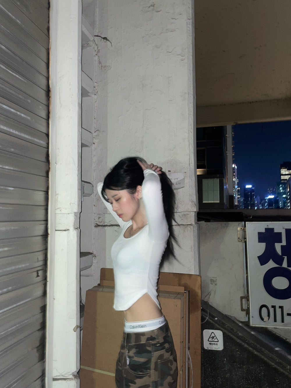 BASIC ROUND NECK LONG SLEEVE -WHITE