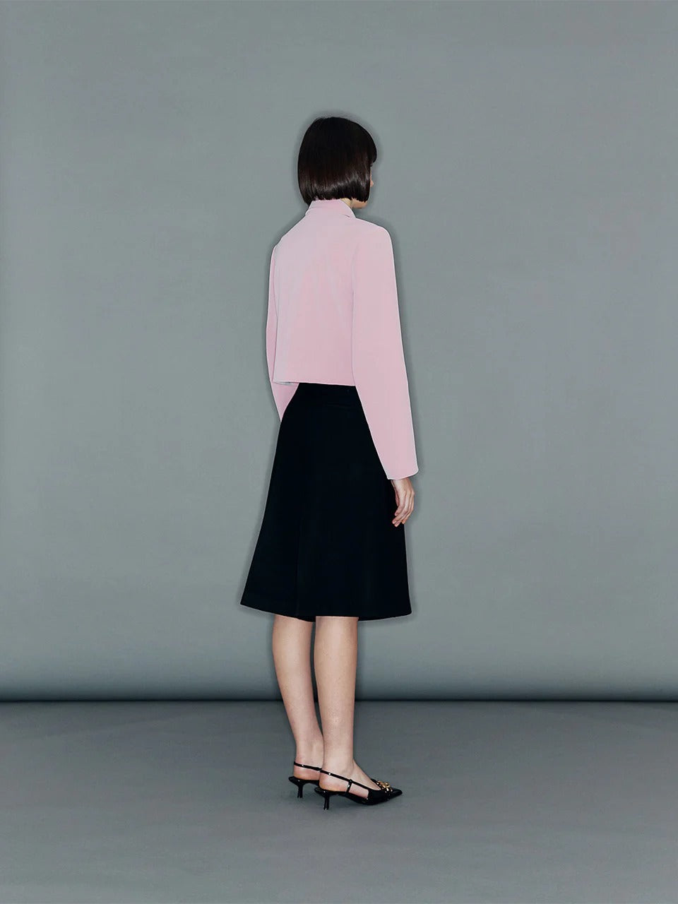 ACRAB ワイドハーフパンツ 後ろ姿 シルエット参考画像