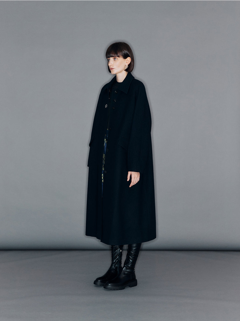 ARIK. | Raglan Sleeve Oversized Wool Coat in Dark Navy | Korean