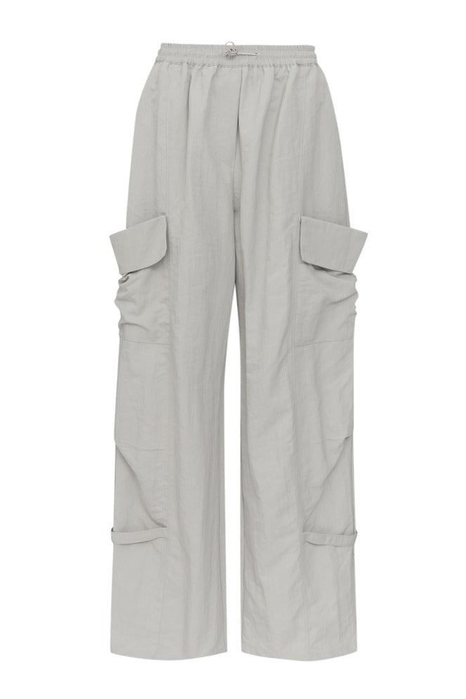 Love You So Much / Ladys レディース AW 】Nylon Wide Cargo Pants ナイロンワイドカーゴパンツ  韓国ファッション 韓国ブランド 2023秋冬物新作 – WooStore