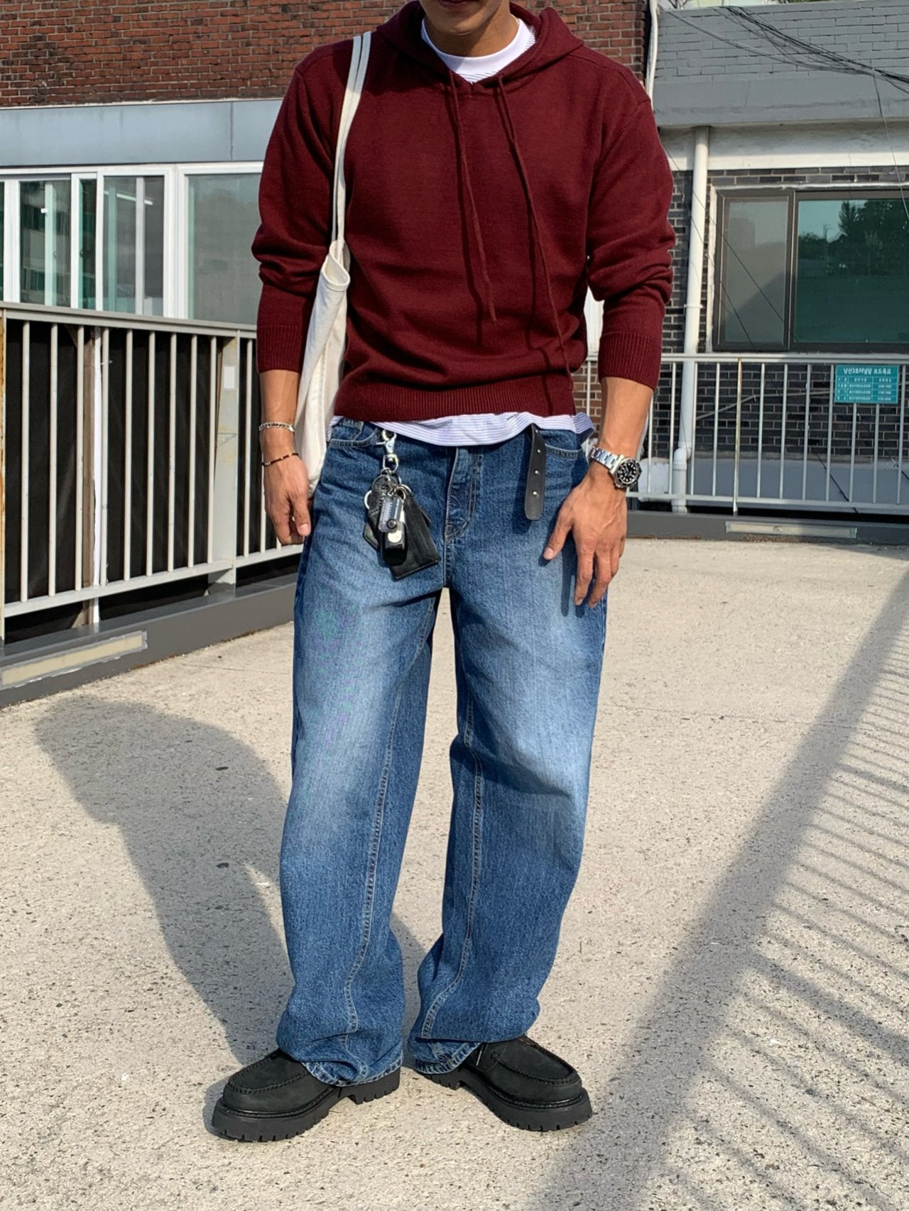 Mid-Blue Curved Denim Pants – WooStore