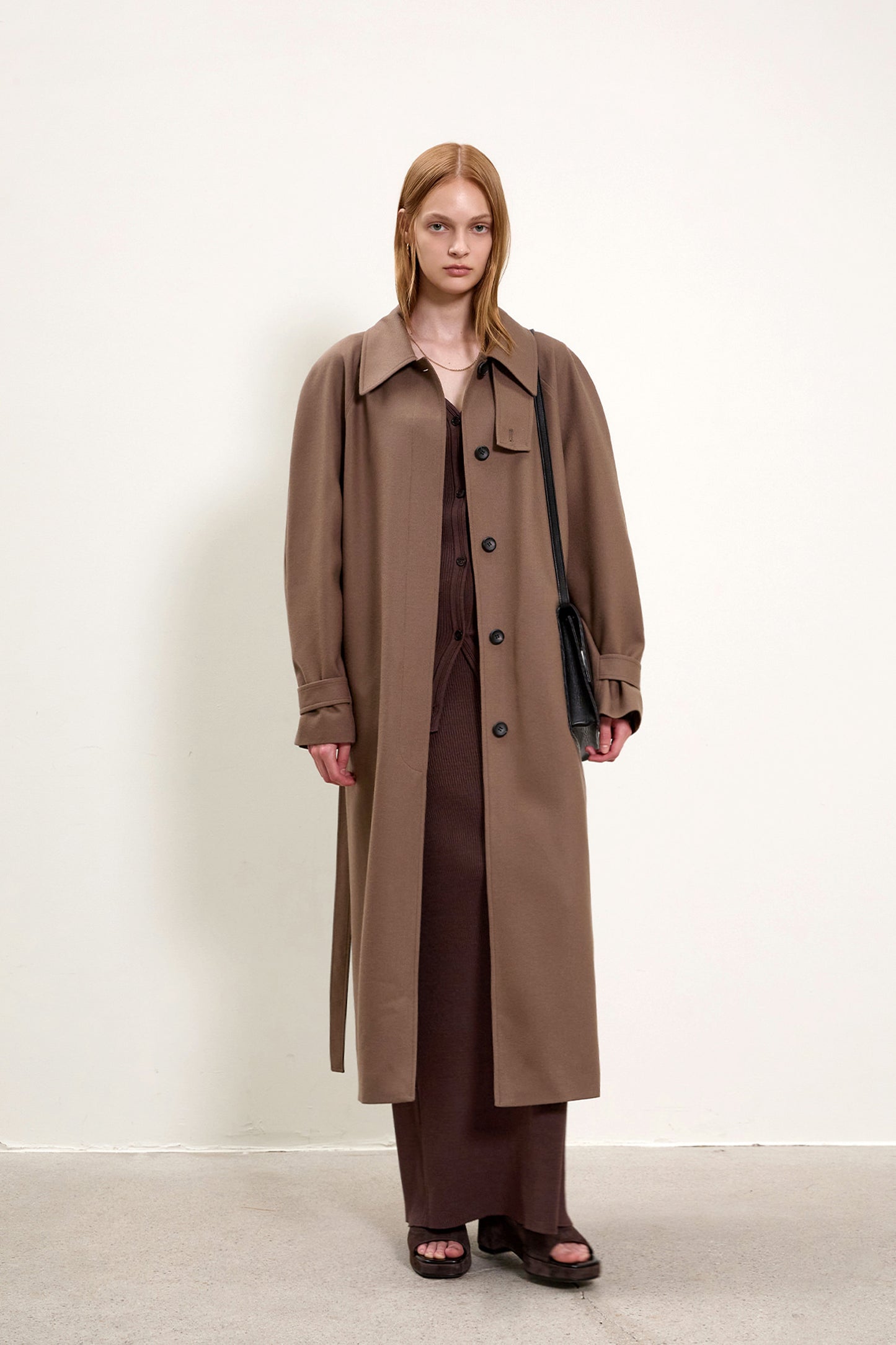 【BLOSSOM H COMPANY 2025AW】DELF RAGLAN LONG COAT