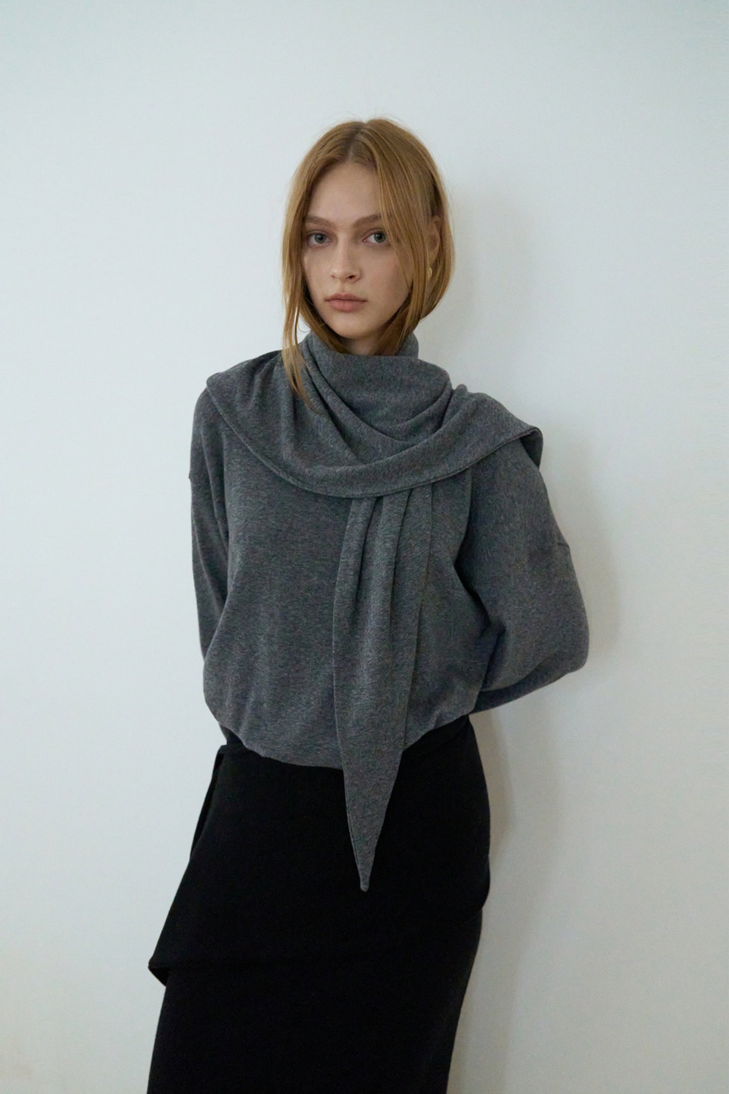 【BLOSSOM H COMPANY 2025AW】TIEN SCARF T-SHIRT