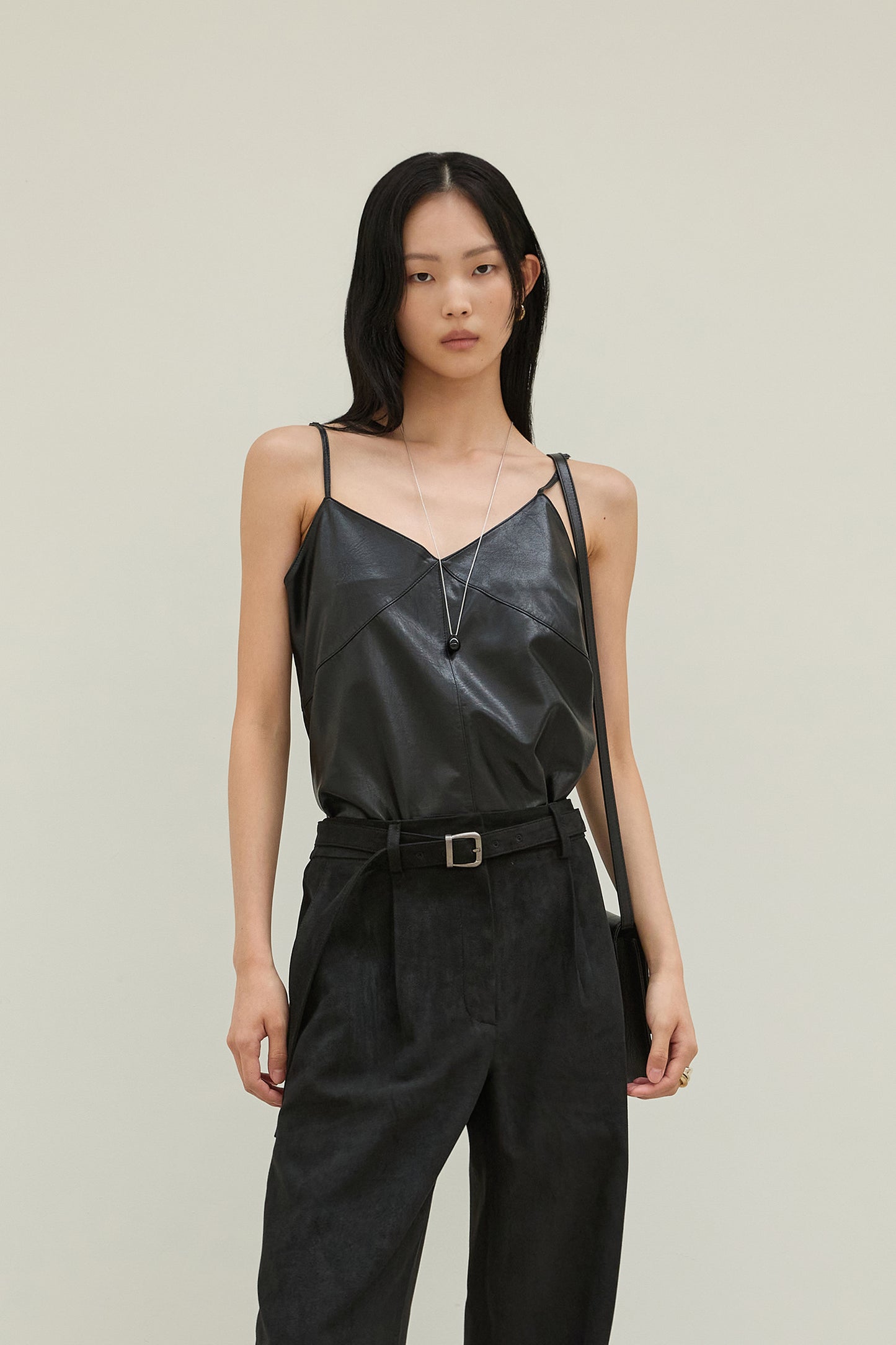 【BLOSSOM H COMPANY 2025AW】COLIN LEATHER SLEEVELESS