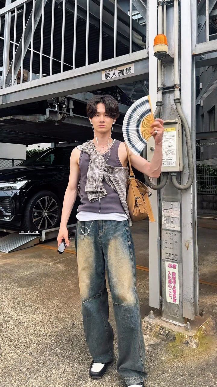 夏こそデニムが主役。 ヴィンテージワイドデニムで作る韓国ストリートコーデ