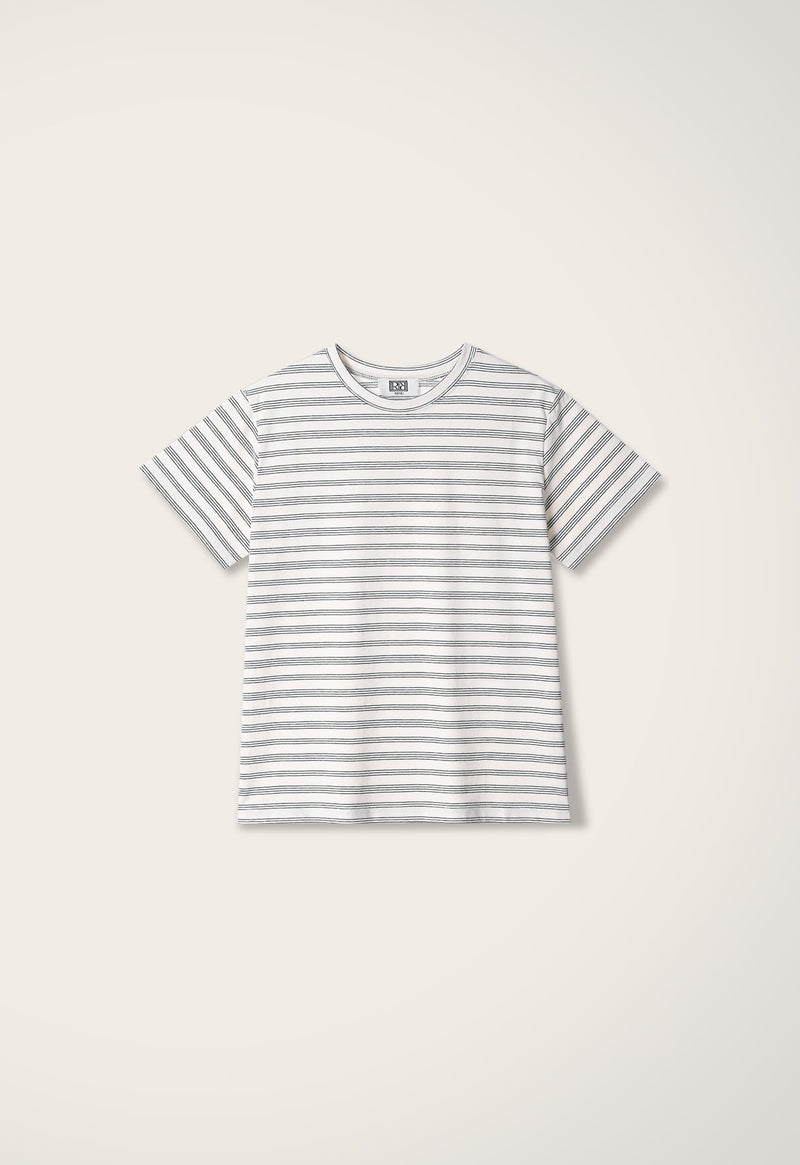 ディテールで、一枚の価値が変わる。韓国レディース「Tシャツ」セレクト、5型。