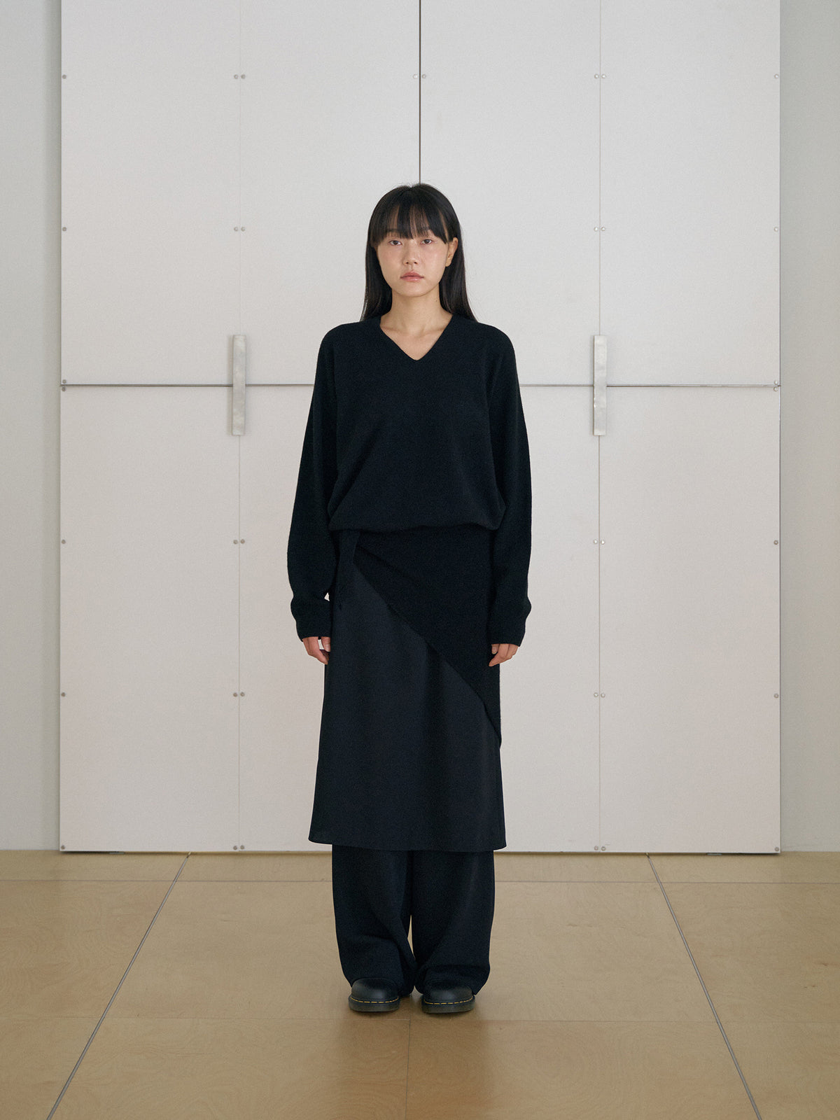 Cashmere Blend V-neck Pullover - Black 12