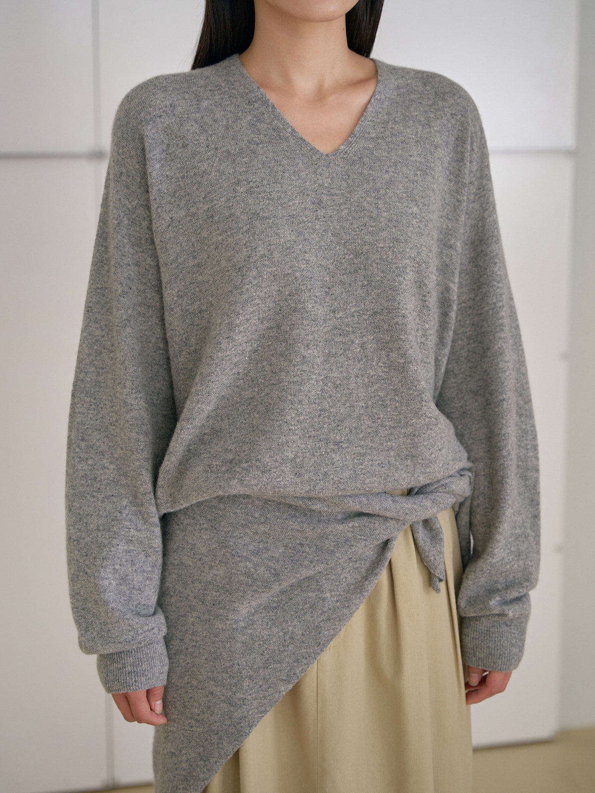 MARAN Cashmere Blend V-neck Pullover - Gray 商品画像14/21