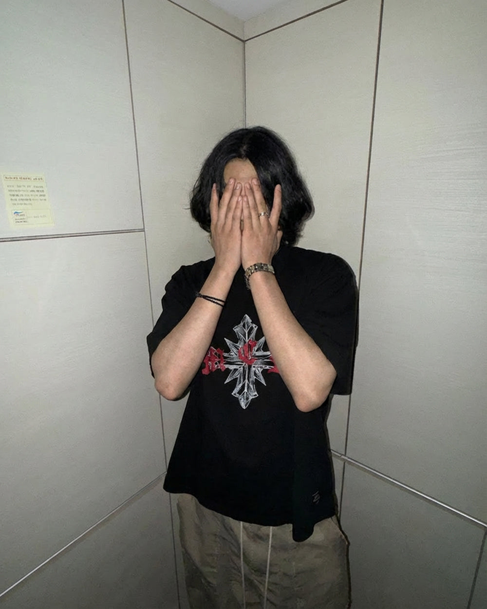 Scarred cross tee BK