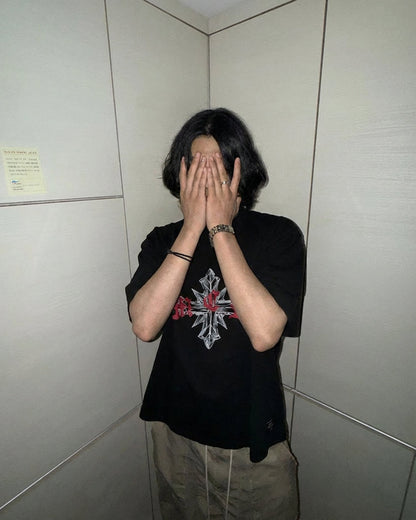Scarred cross tee BK