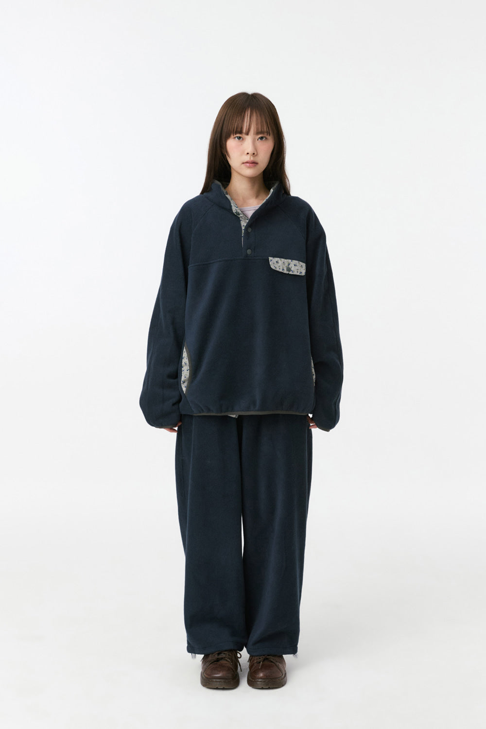 FLORAL CONTRAST FLEECE PULLOVER, NAVY