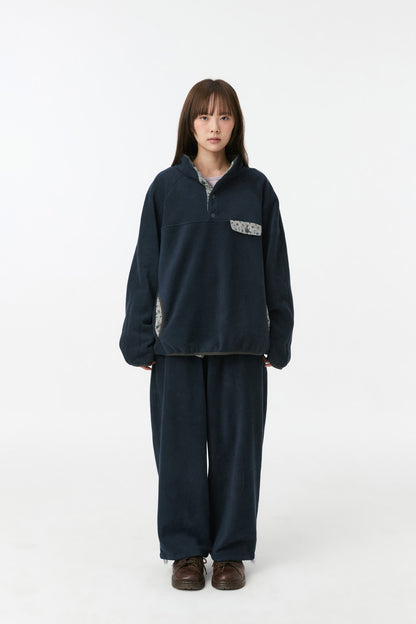 FLORAL CONTRAST FLEECE PULLOVER, NAVY
