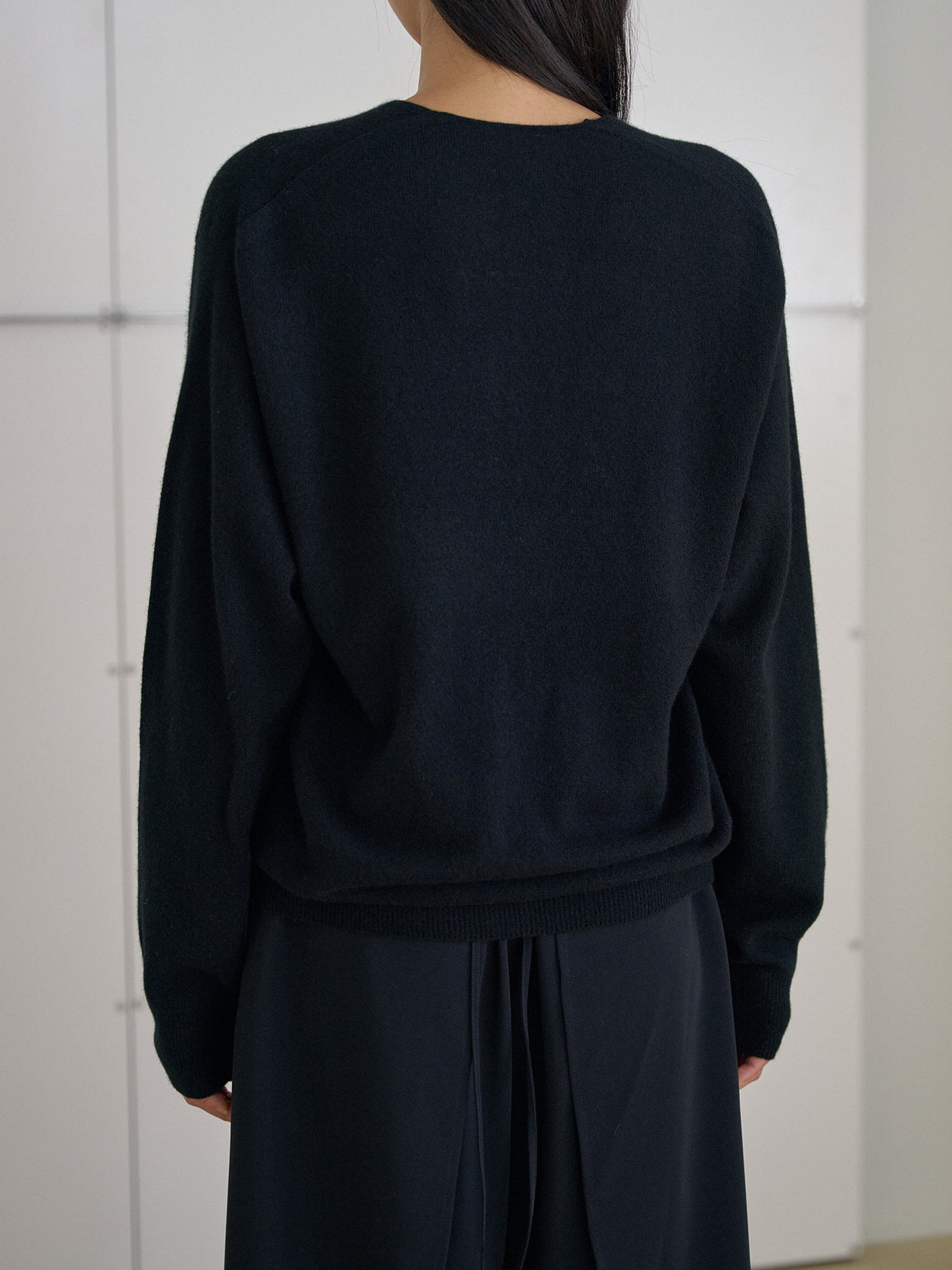 MARAN Cashmere Blend V-neck Pullover - Black 商品画像19/19
