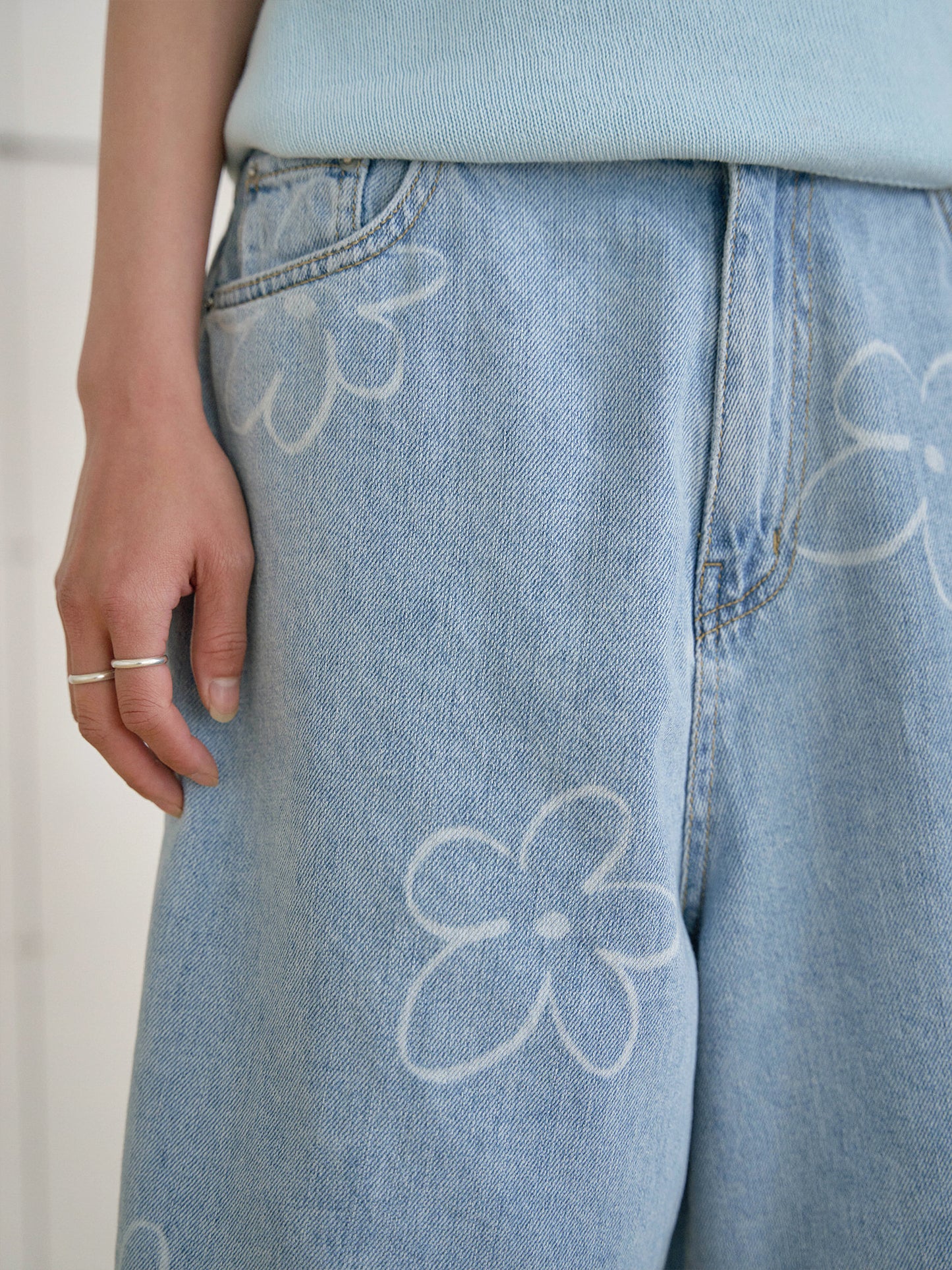 Flower Denim Shorts - Light Indigo