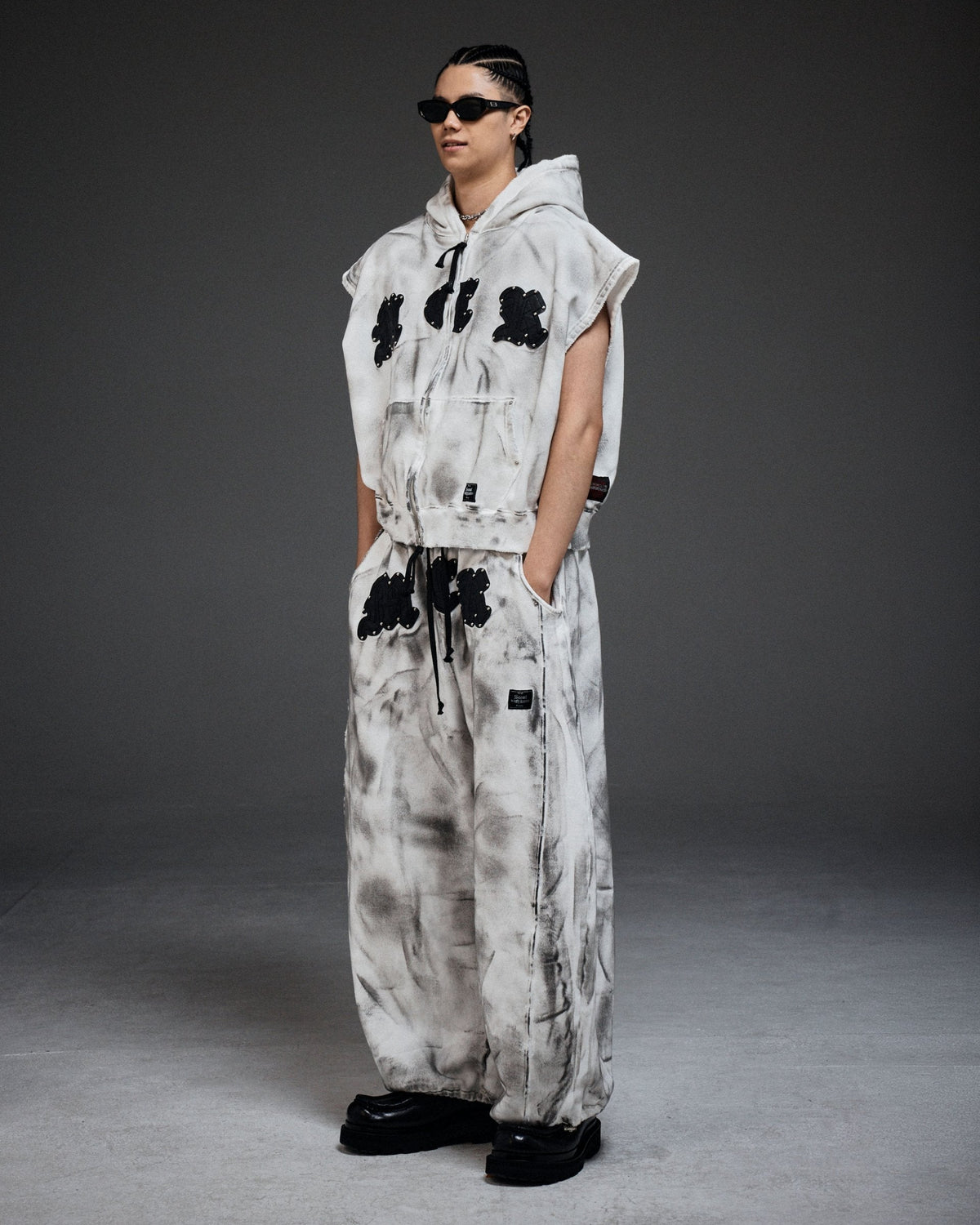 M.C.R. code stud zip-up vest HD IV