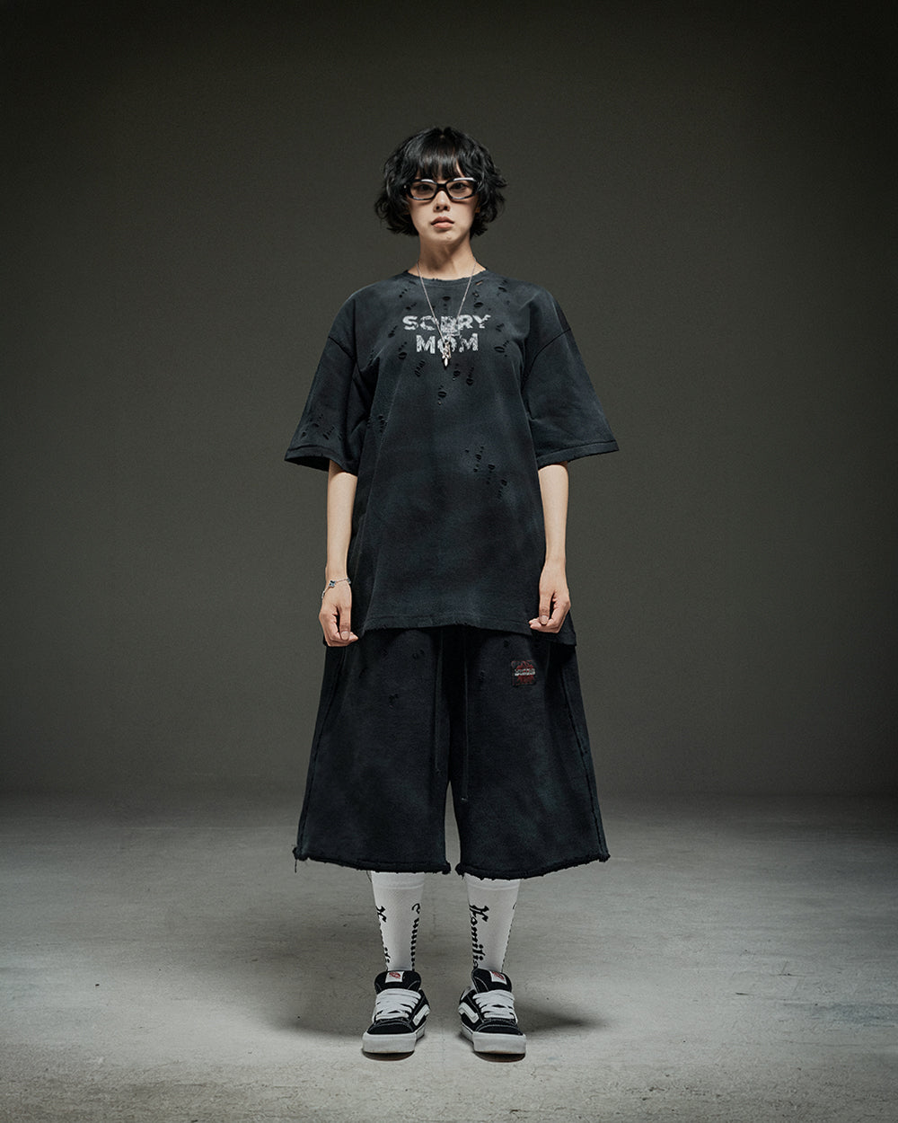 Washed destroyed bermuda P dusty black