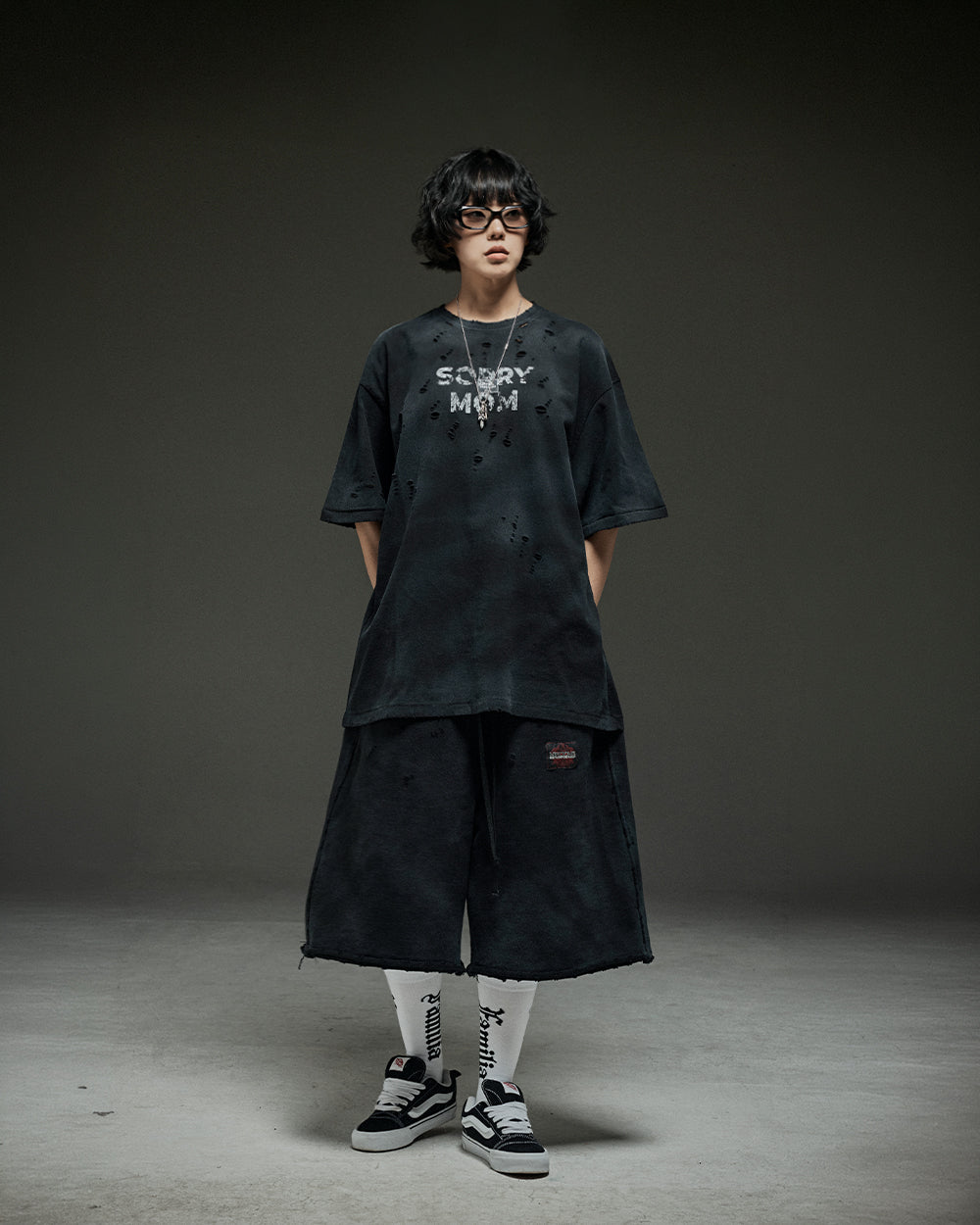 Washed destroyed bermuda P dusty black