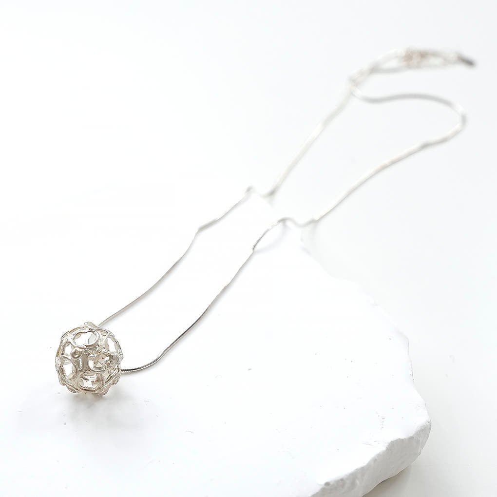 [SUMMER TAG SOL] A Cat Tracing with Yarn Art Clay Silver Necklace