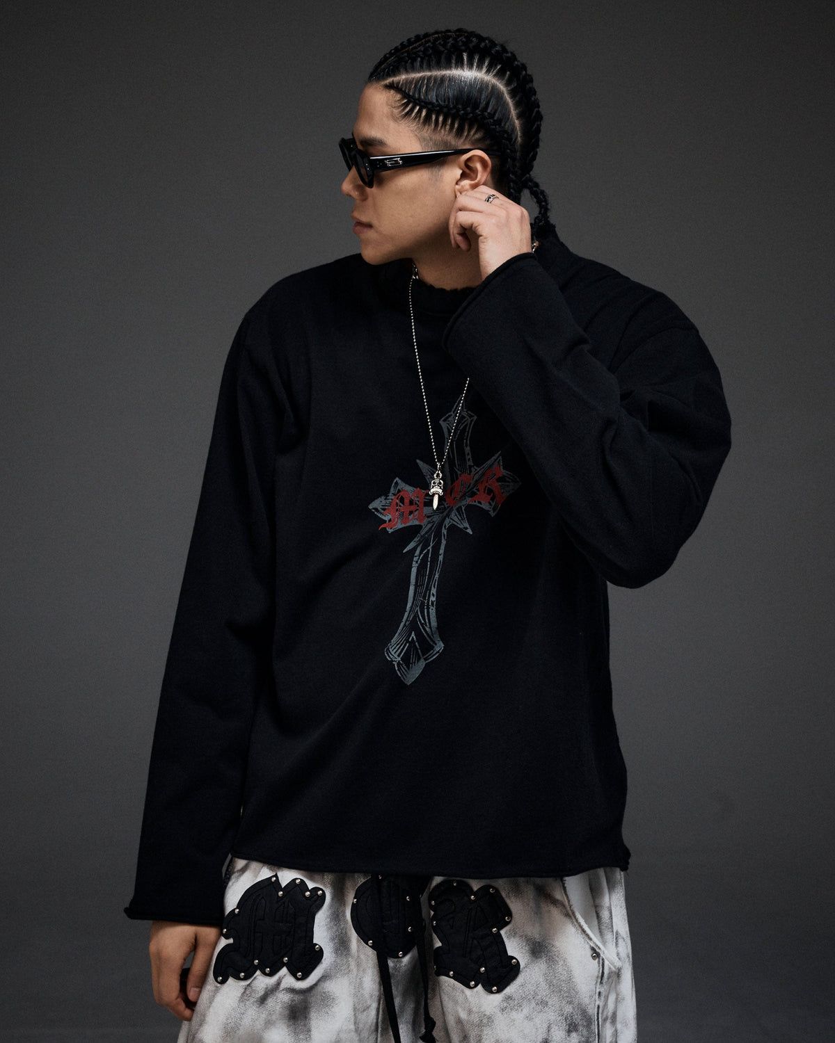 Scarred cross LS(black)