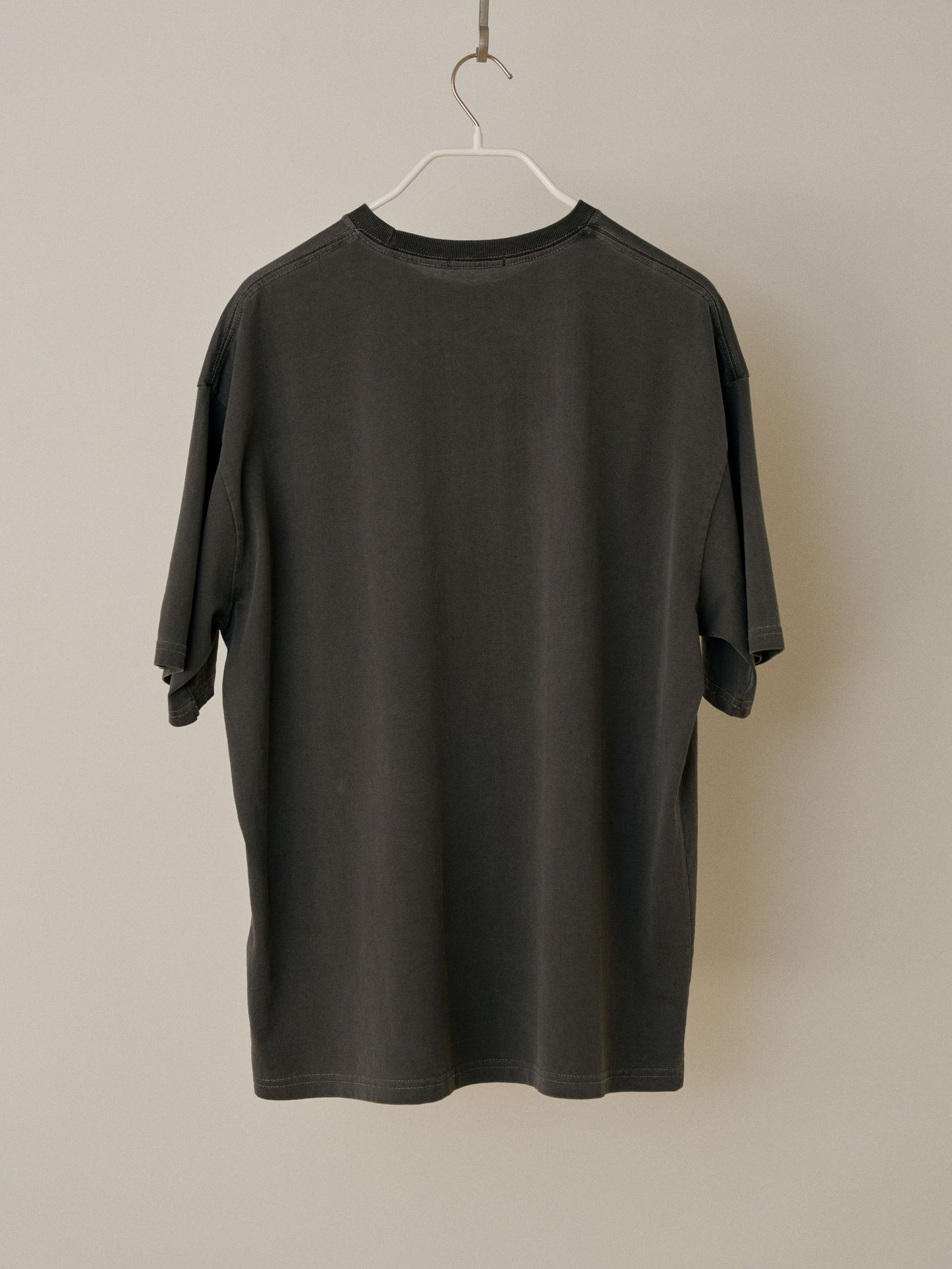 Pigment Animal Short Sleeve – Charcoal