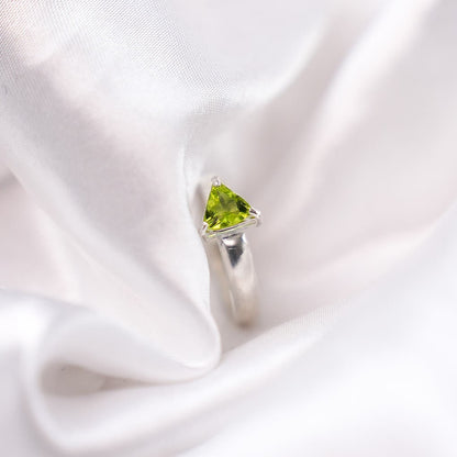 [SUMMER TAG SOL] Peridot Prong Facet 925 Silver Ring