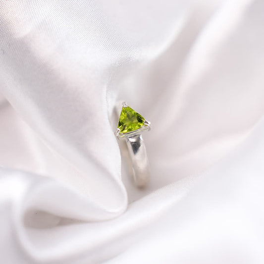 [SUMMER TAG SOL] Peridot Prong Facet 925 Silver Ring