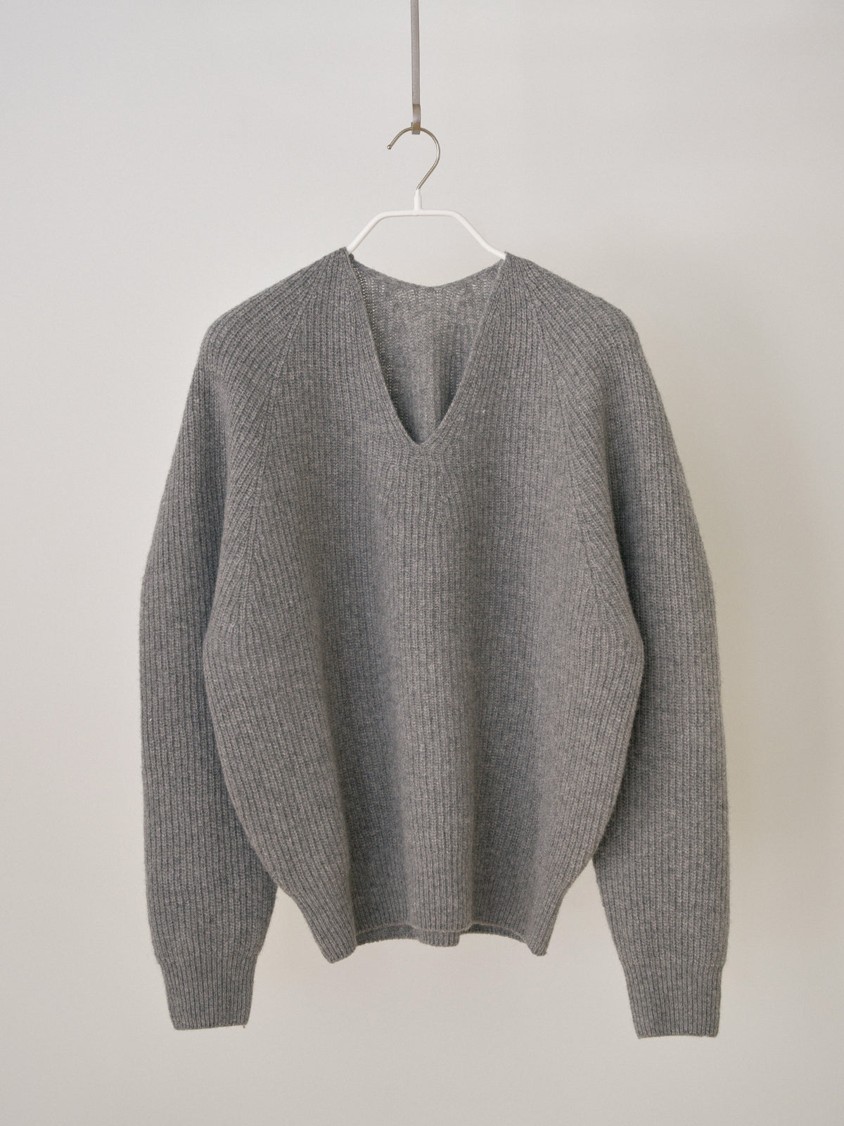 MARAN Wool V-neck Raglan Pullover - Gray 商品画像16/19