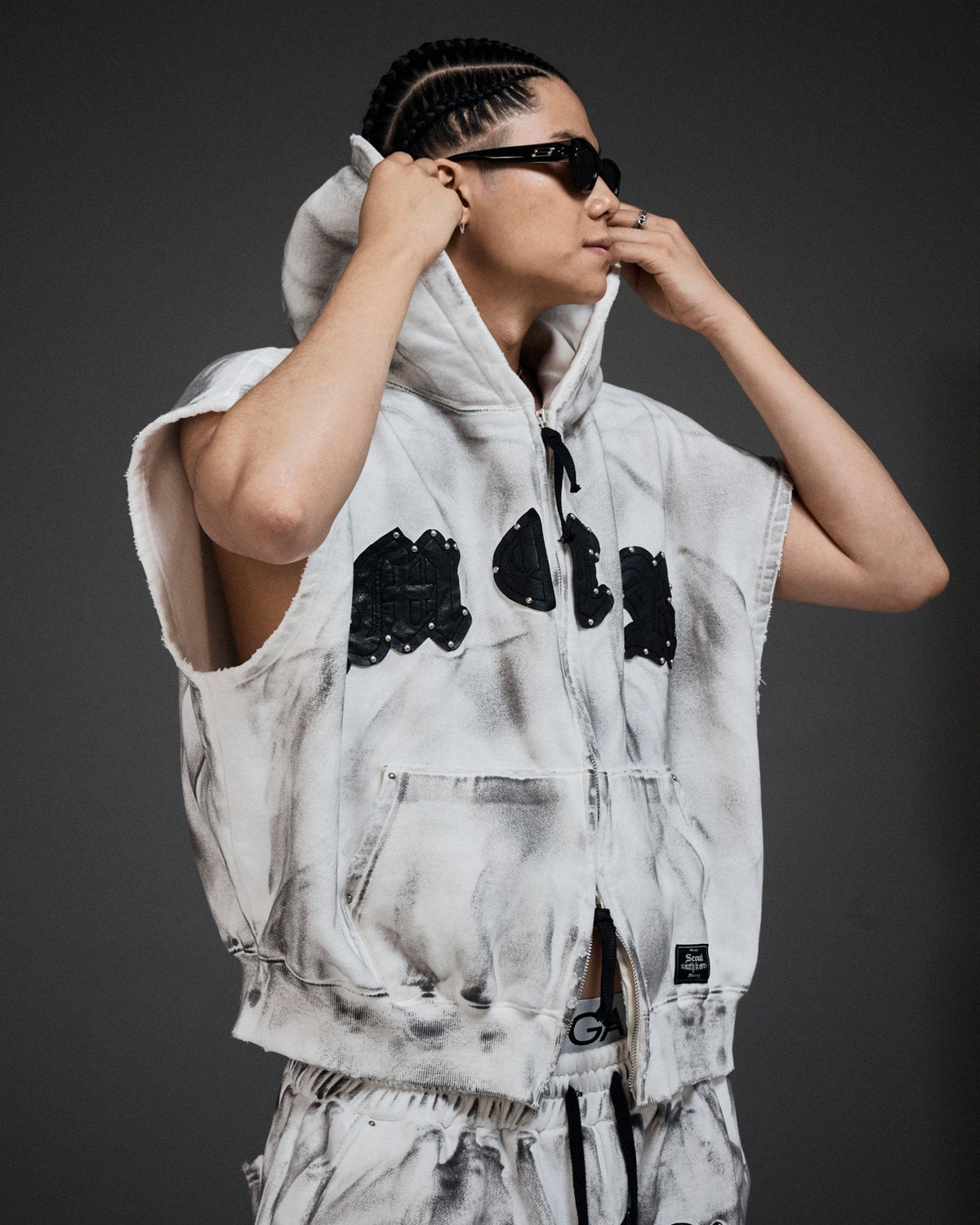 MWOONG M.C.R. code stud zip-up vest HD IV(アイボリー) 商品画像1/20