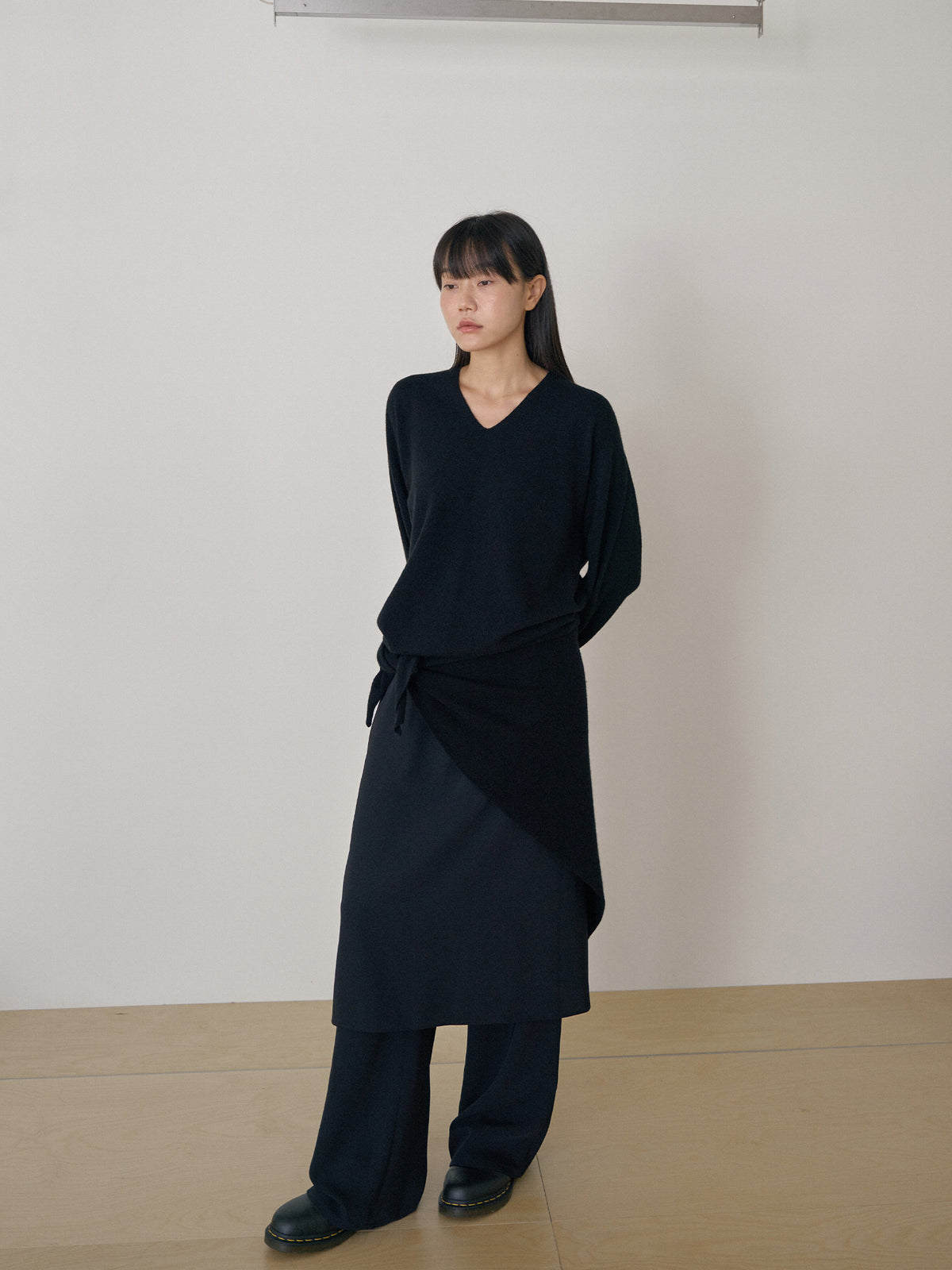 Cashmere Blend V-neck Pullover - Black 5