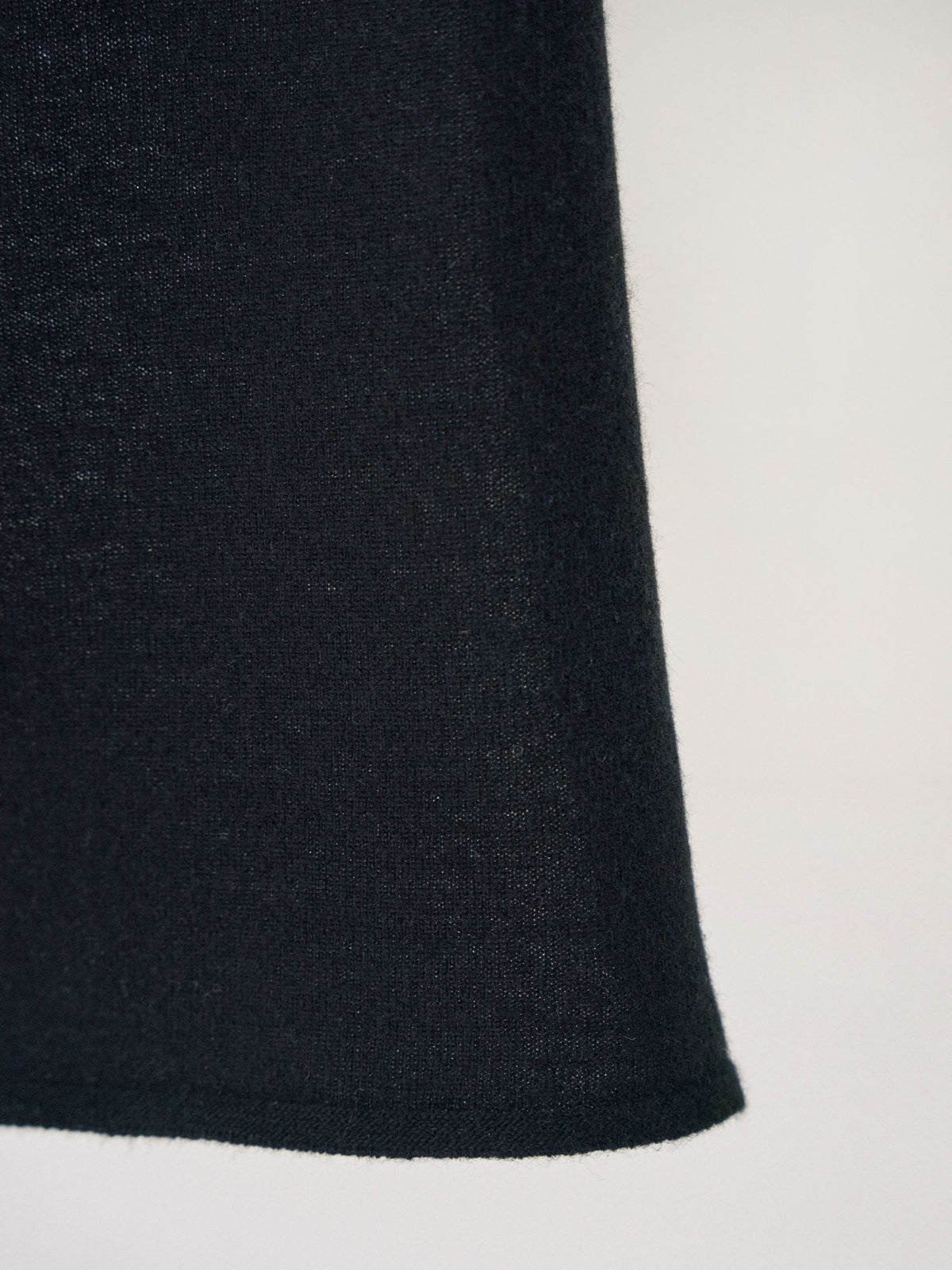 MARAN Cashmere Square Scarf - Black 商品画像15/17