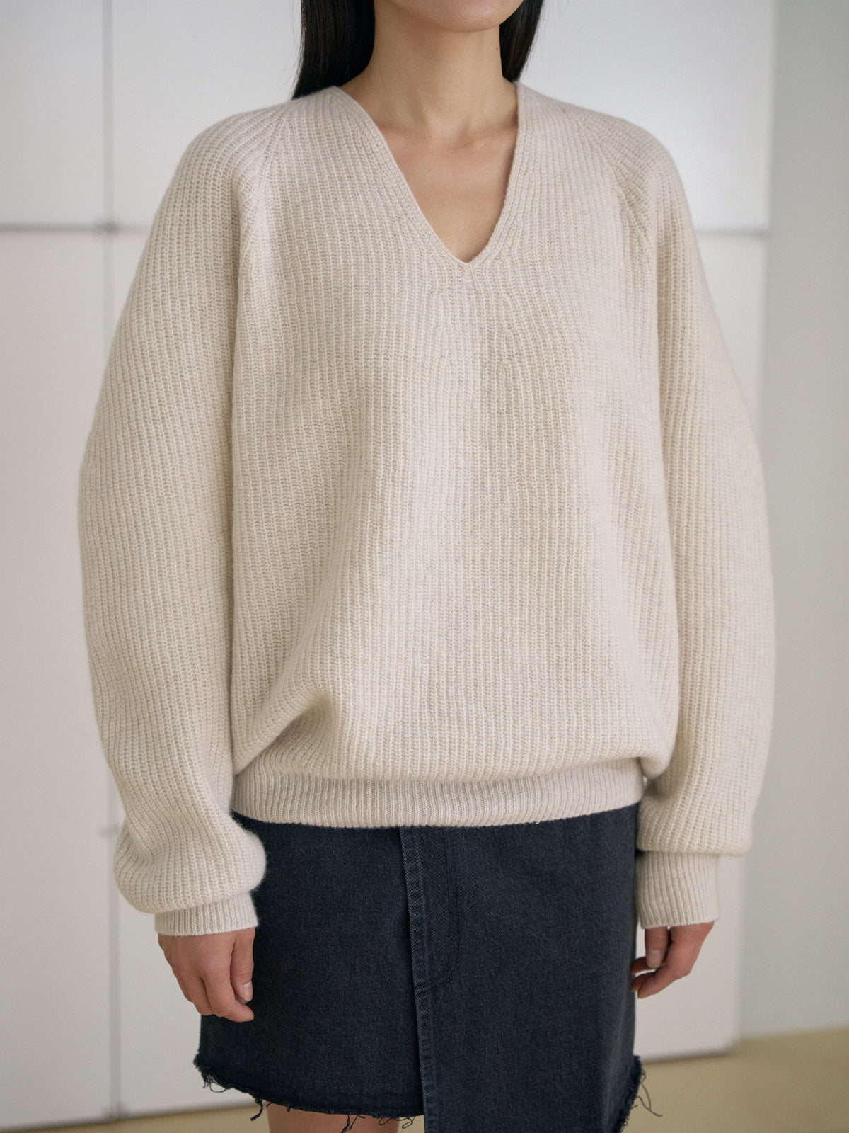 MARAN Wool V-neck Raglan Pullover - Oatmeal 商品画像14/21