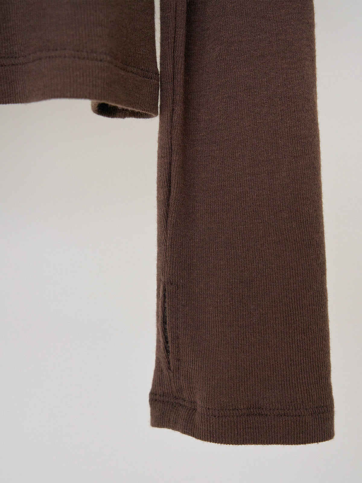 Finger Hole Long Sleeve - Brown 8