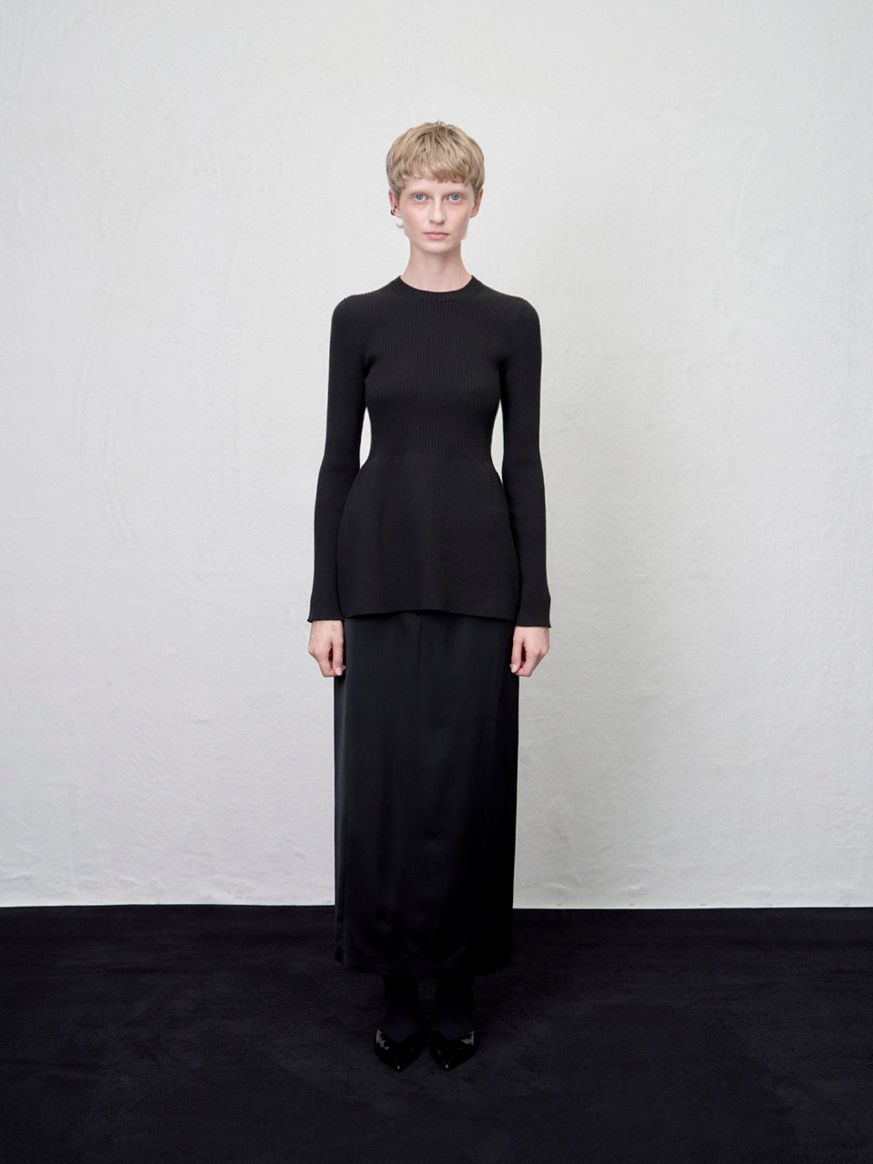 【ARIK. アリク AW】 Ara panel flare knit top Black