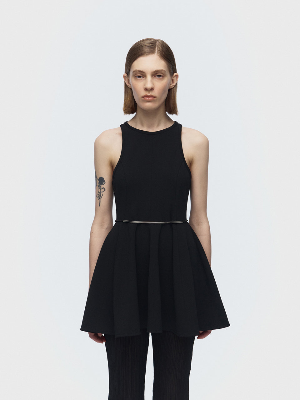 [ARIK.] [24SS] MIRA panel flare sleeveless top Black