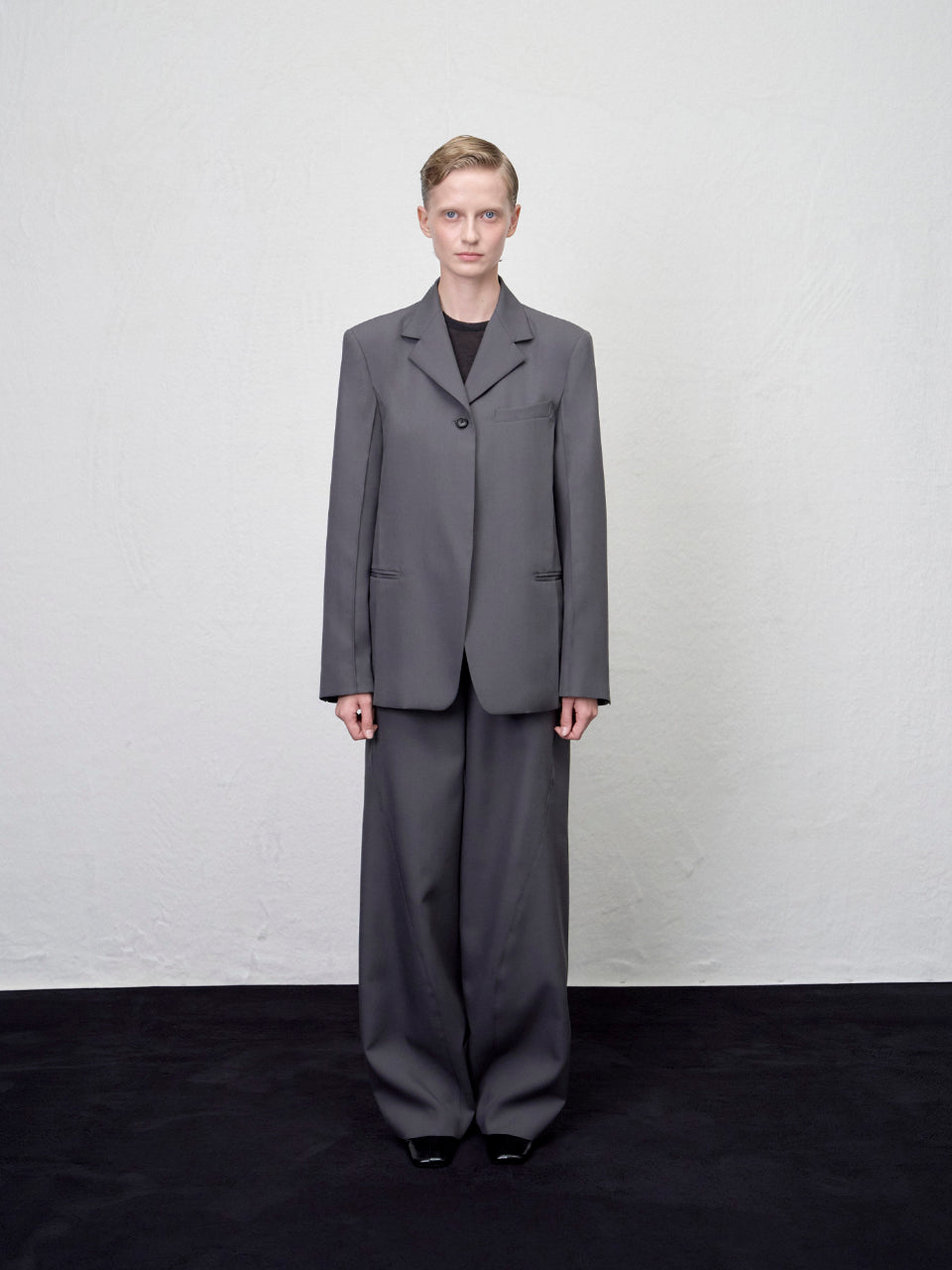 【ARIK. アリク AW】Kaus Pressed single jacket Grey