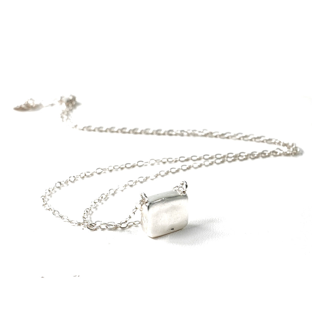 [SUMMER TAG SOL] HOLD BUTTON 925 SILVER NECKLACE