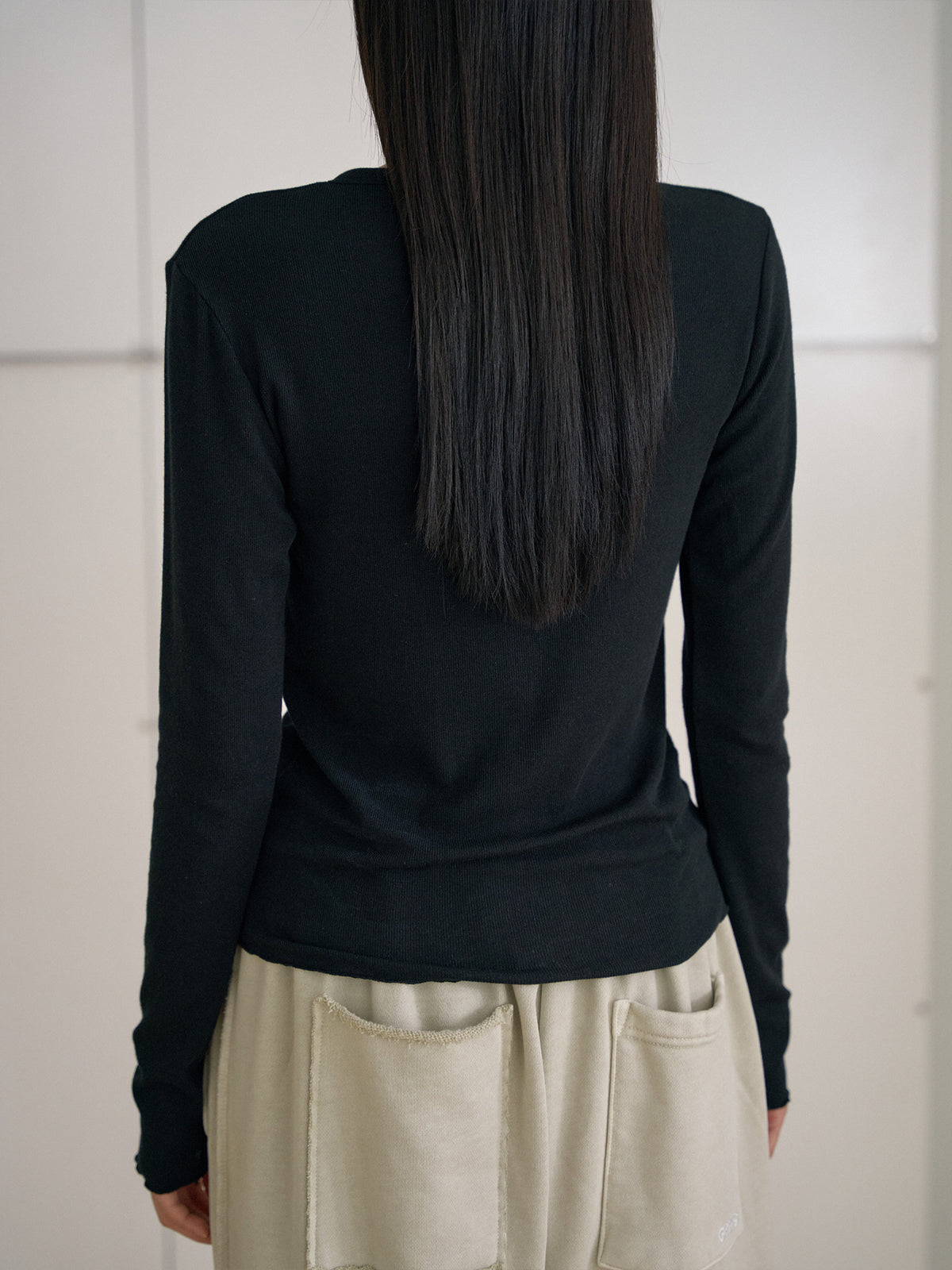 MARAN Wave V-neck Rib Cardigan - Black 商品画像13/21