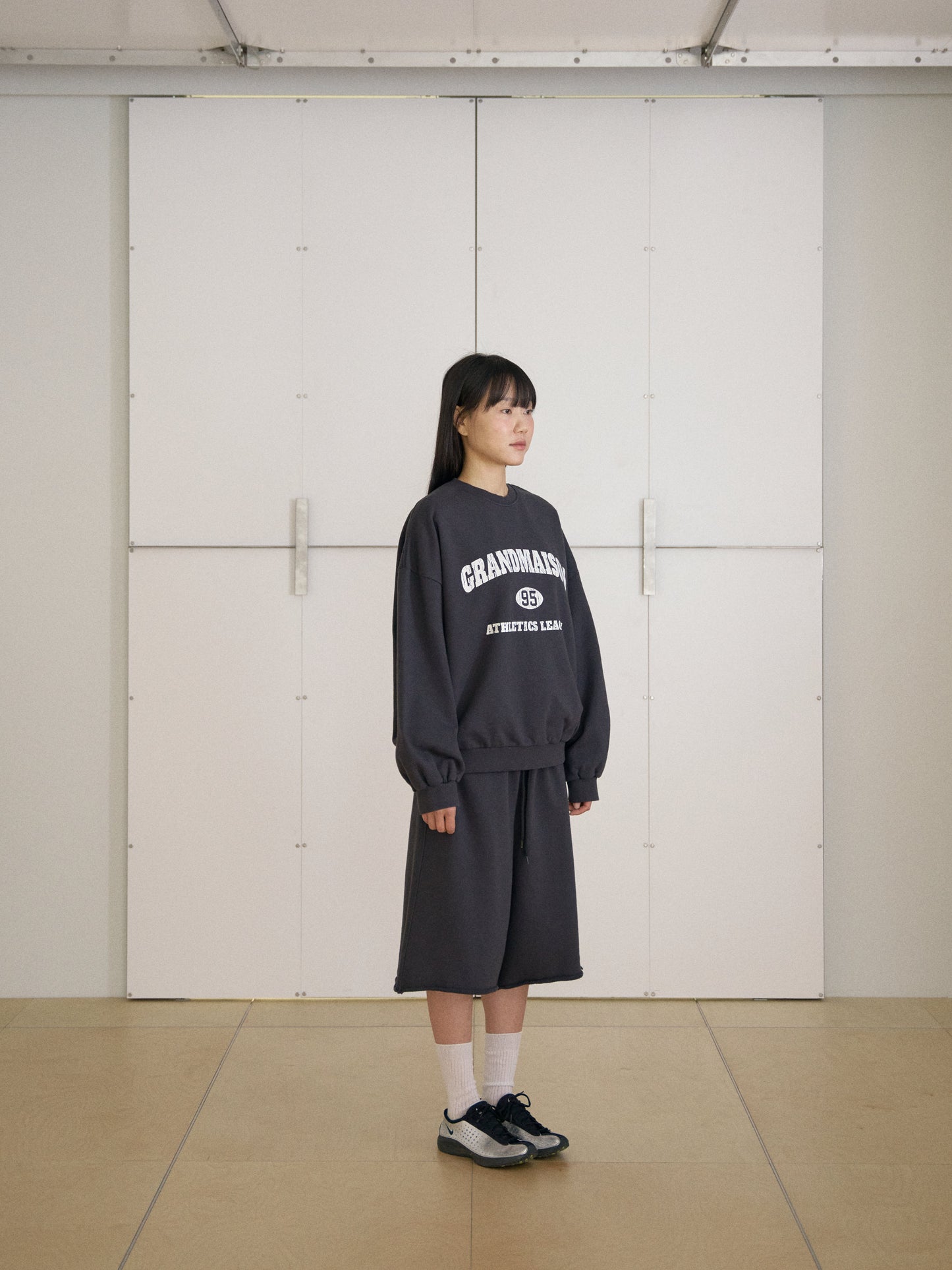 Crack Lettering Sweatshirt - Charcoal