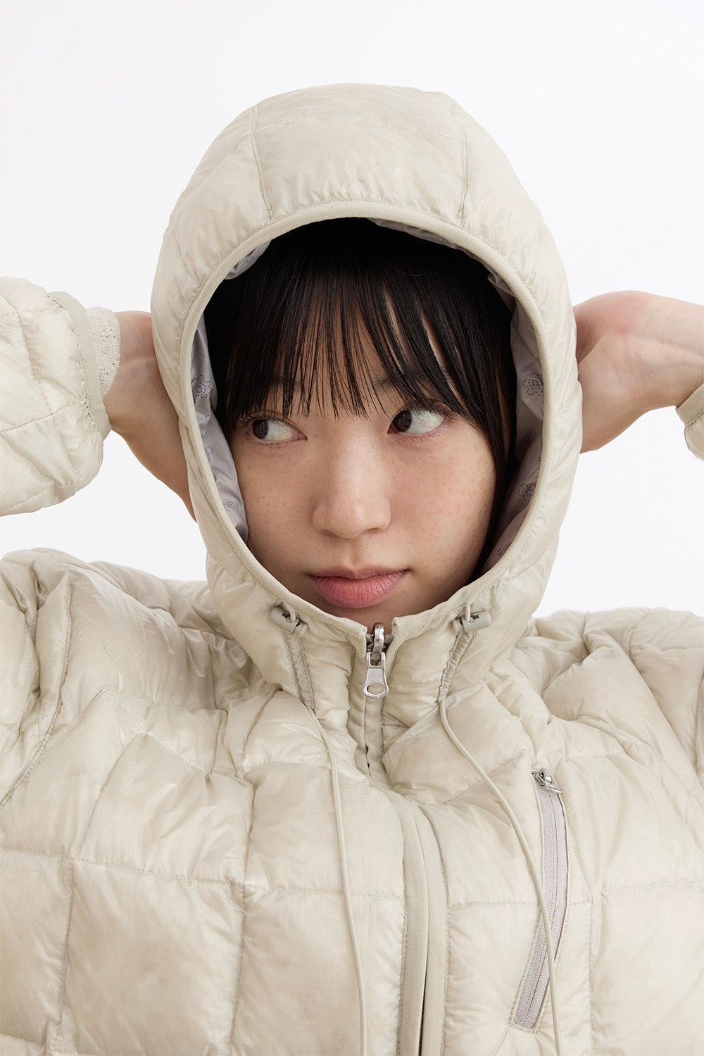 [9/28予約配送] REVERSIBLE FLORAL GRAPHIC DUCK DOWN, LIGHT GRAY