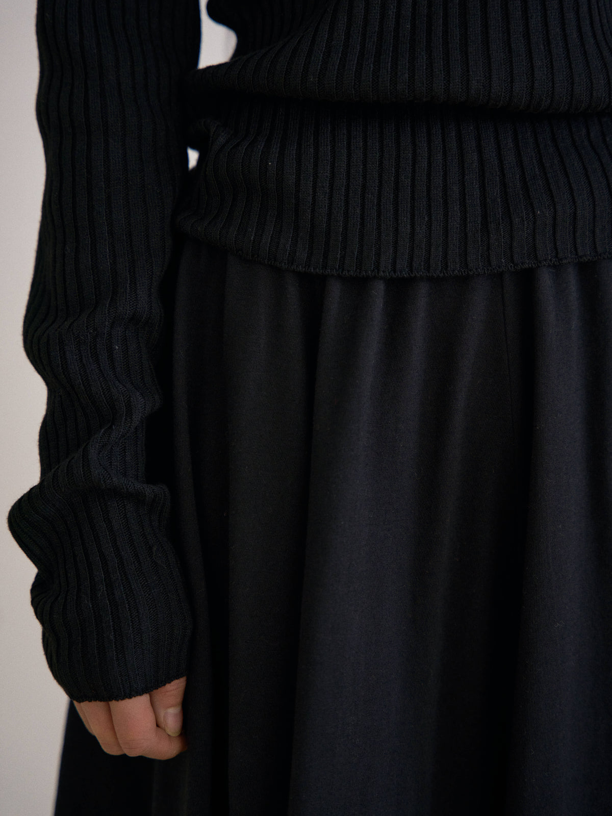 Double V-neck Rib Pullover - Black 7