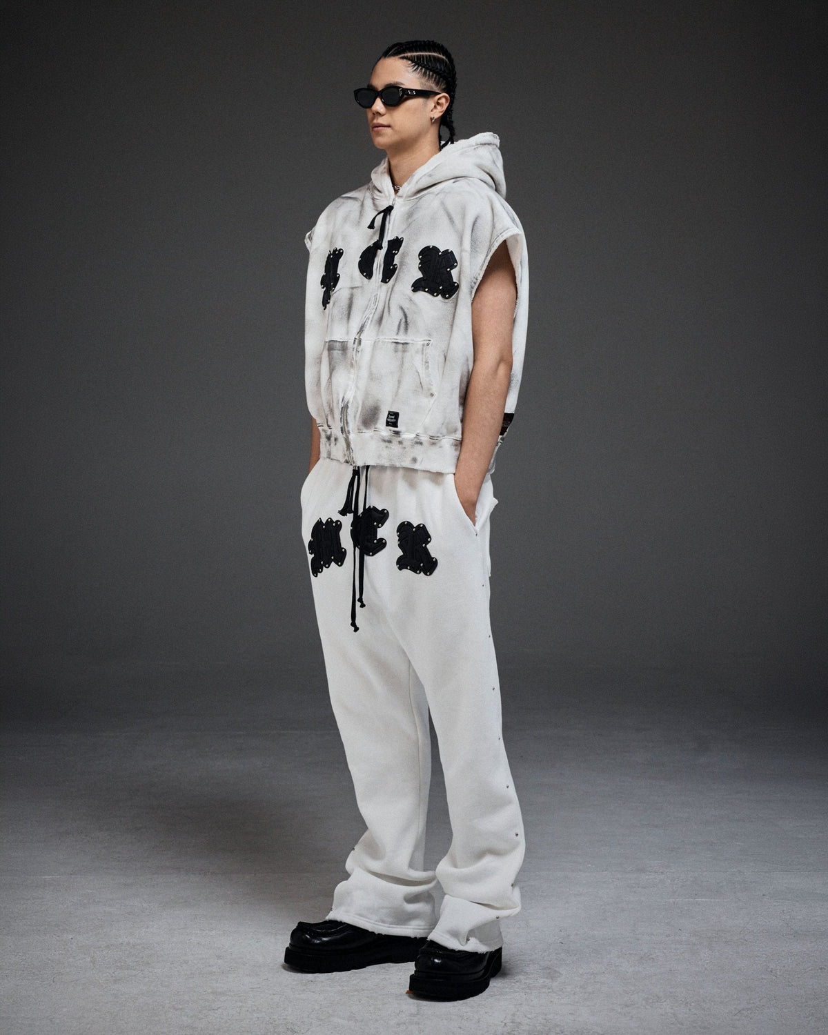 M.C.R. code stud zip-up vest HD IV