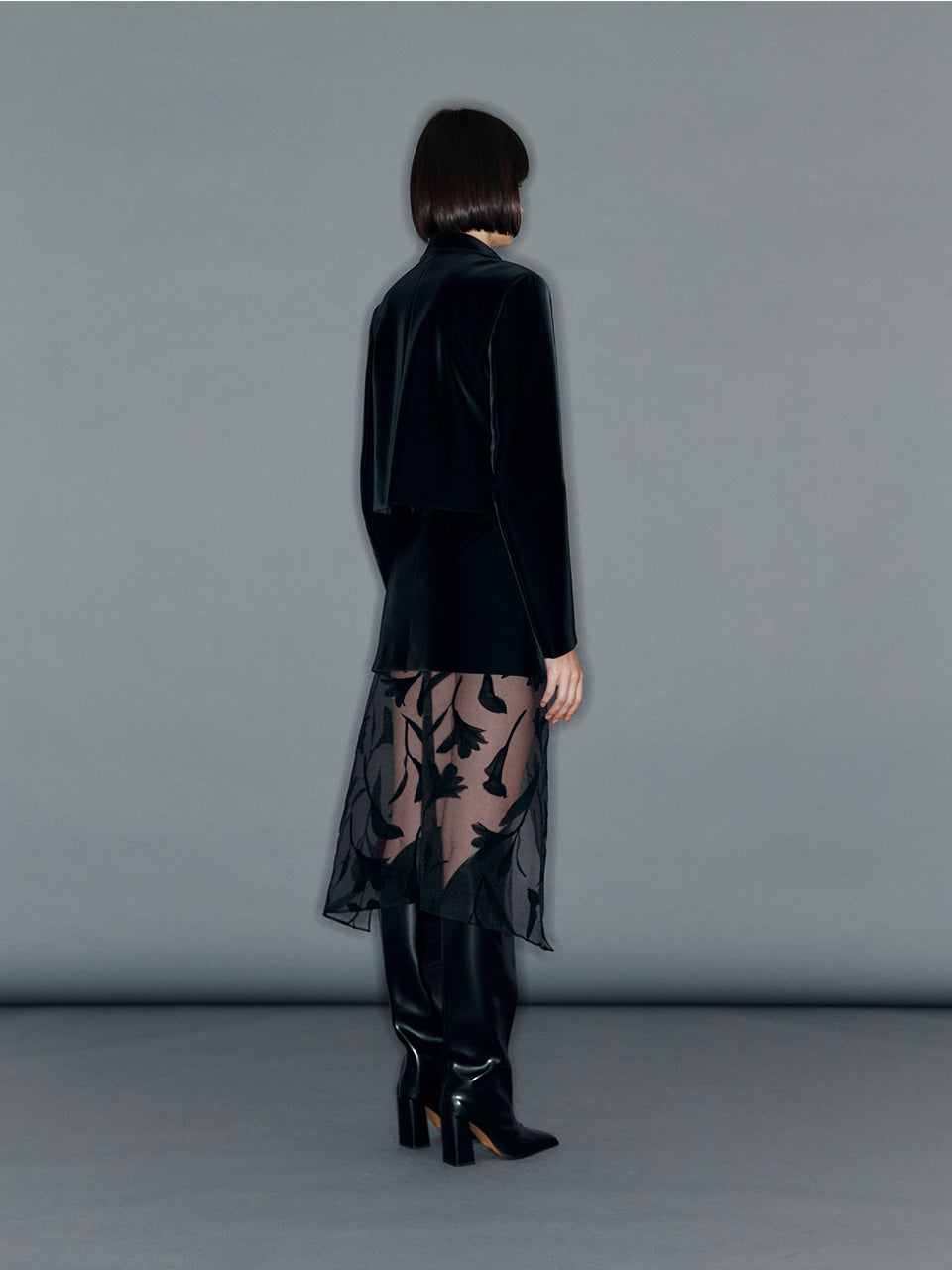 arik レディース クロップジャケット バックスタイル