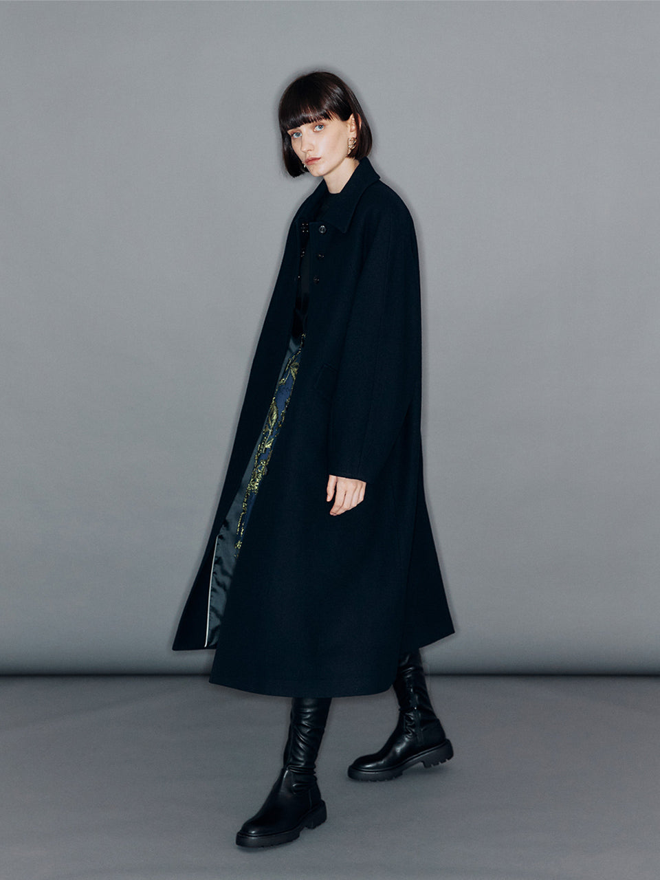 ARIK. | Raglan Sleeve Oversized Wool Coat in Dark Navy | Korean