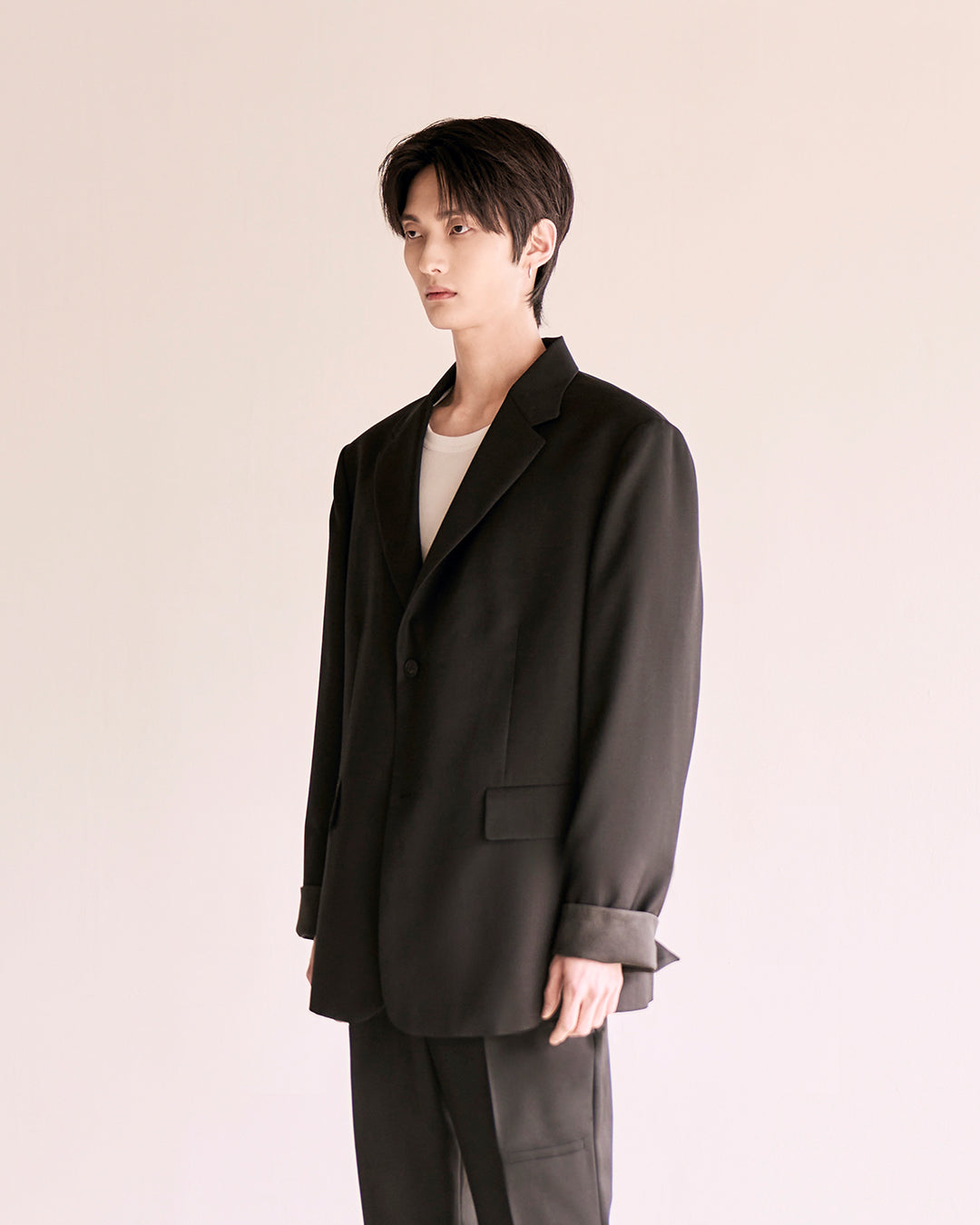 Leather Reveal Sleeve Wool Blazer_Black