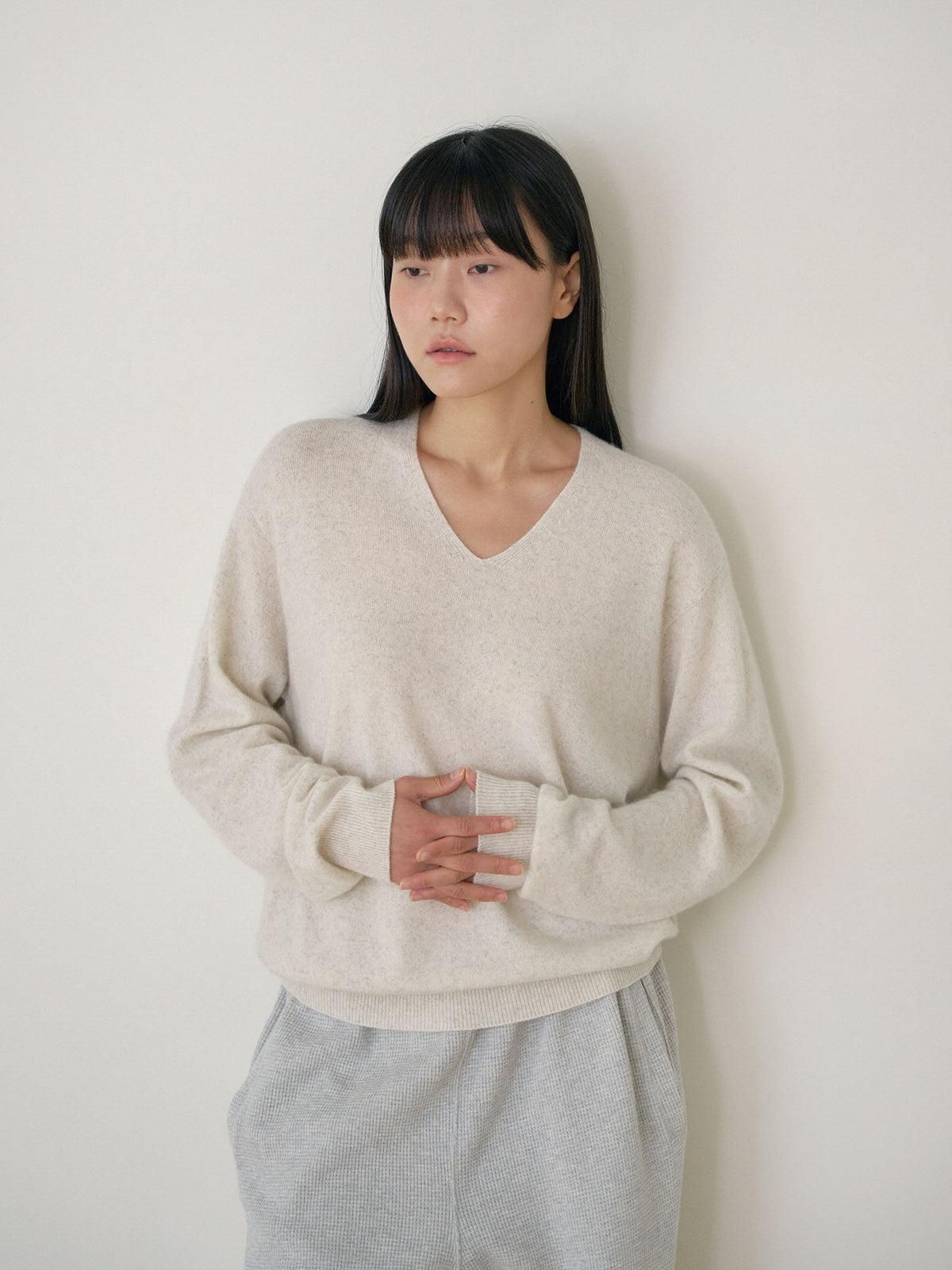 Cashmere Blend V-neck Pullover - Oatmeal 10