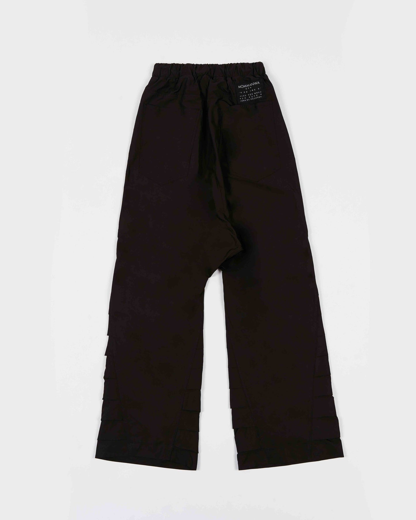 【MOMMANWA モンマンワ】TUKED BAGGY PANTS (BLACK)