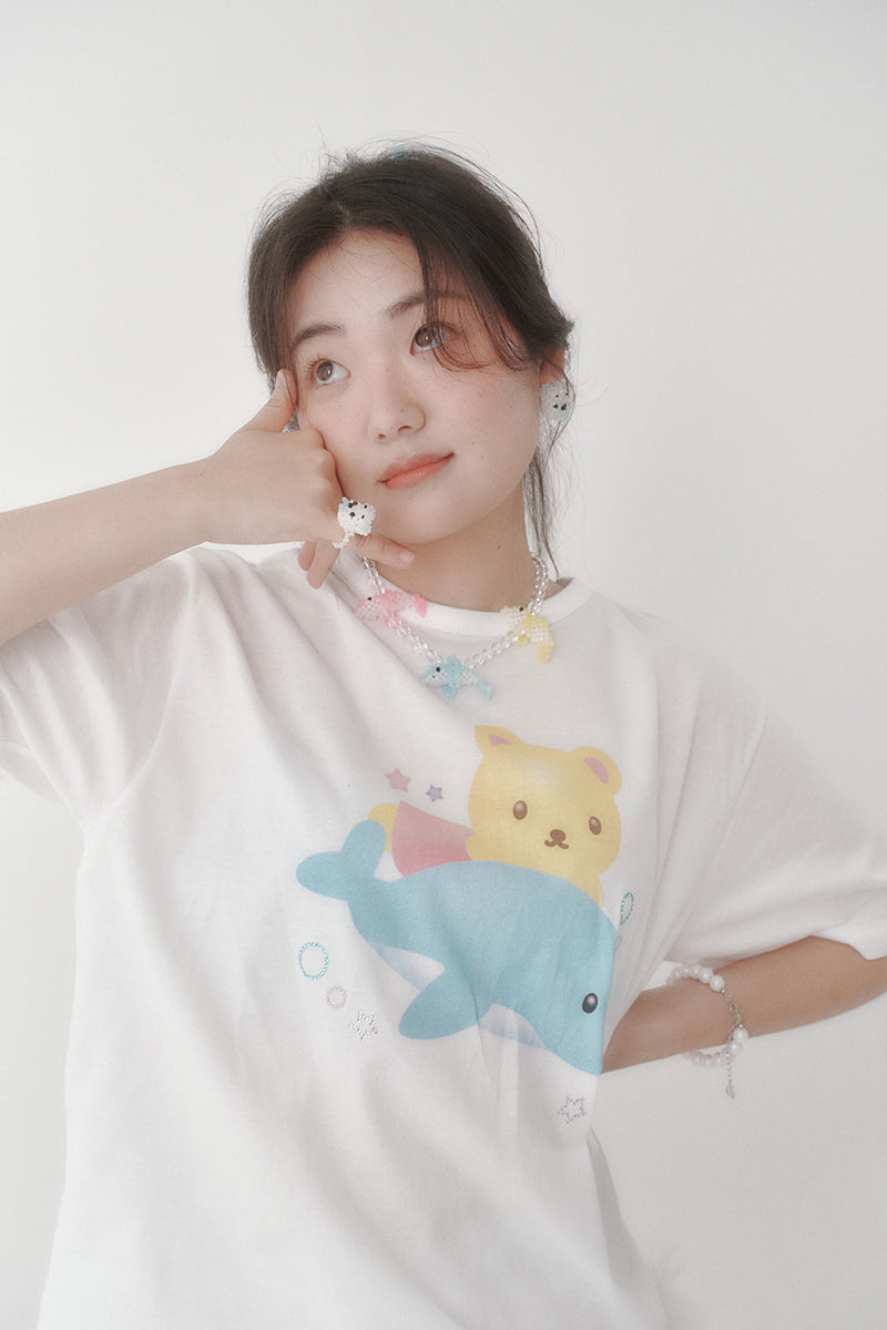 [X YOUNGART] JINI's Dolphin Ride Cubic T-shirt