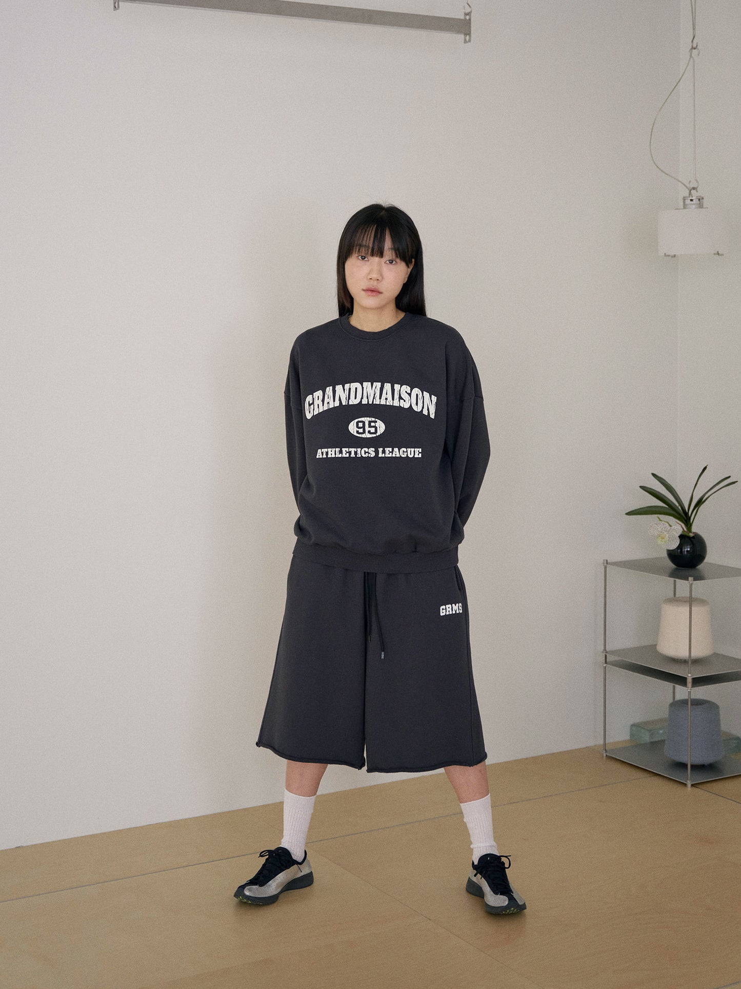 Crack Lettering Sweatshirt - Charcoal