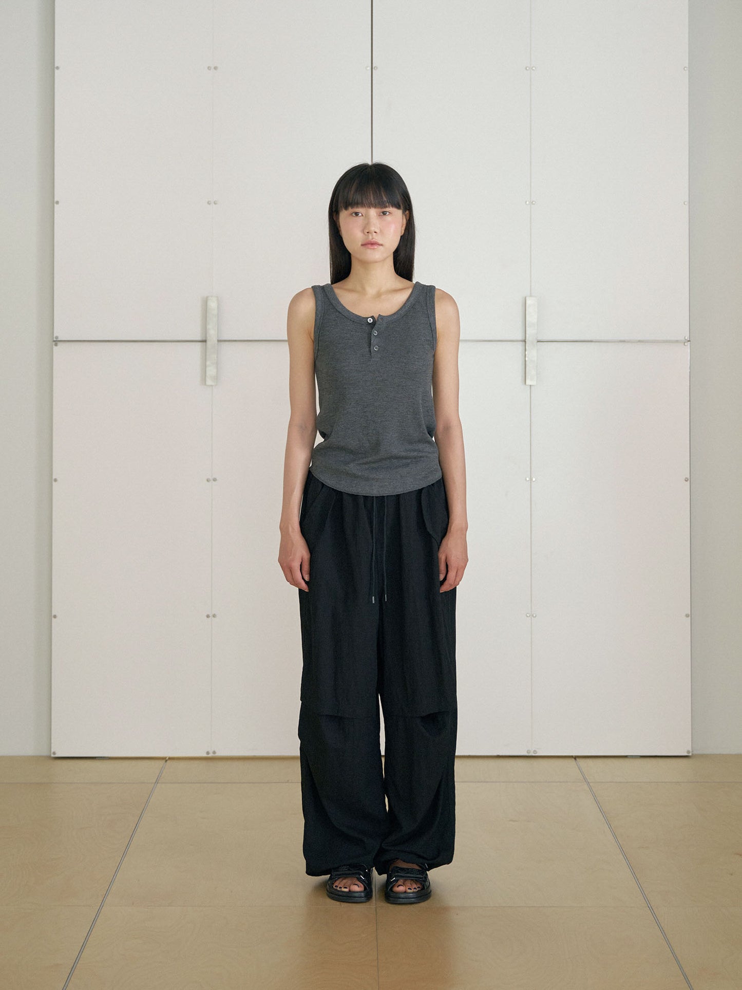 Waffle Button Sleeveless - Charcoal