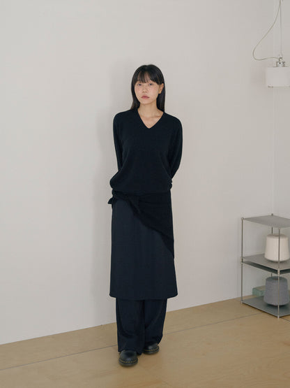 Triangle Scarf - Black 4